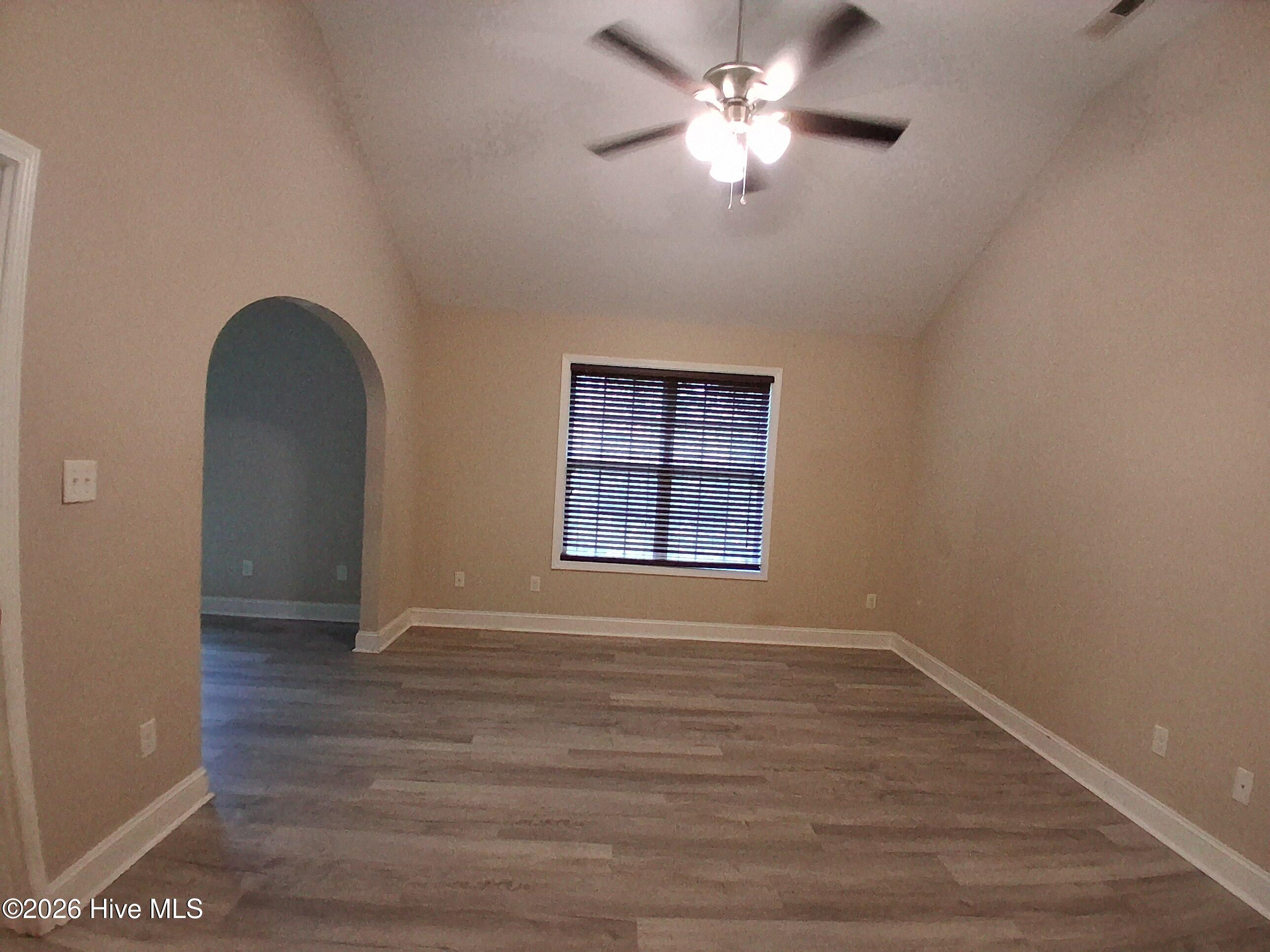 100504331 | Photo 27