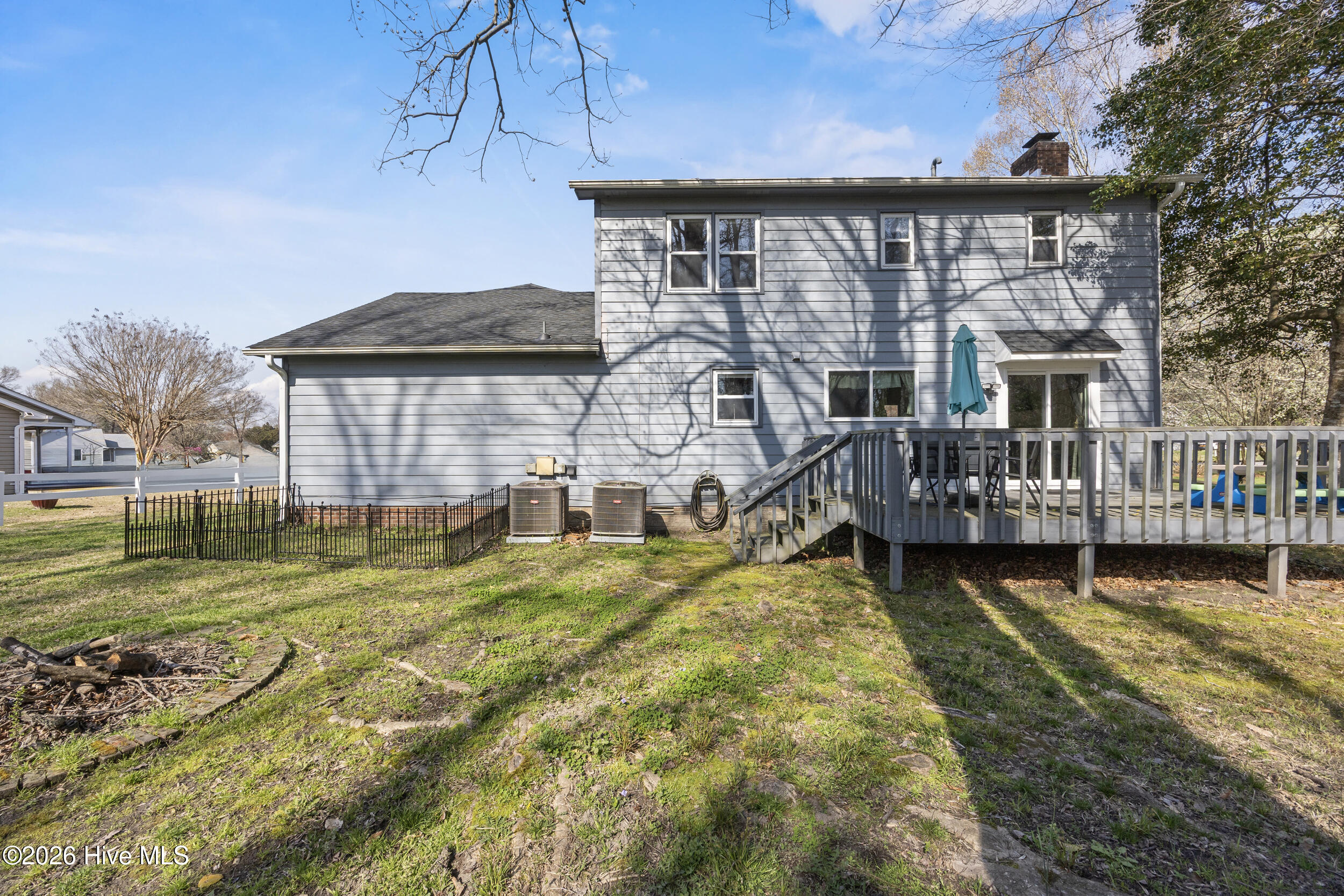 100560649 | Photo 38