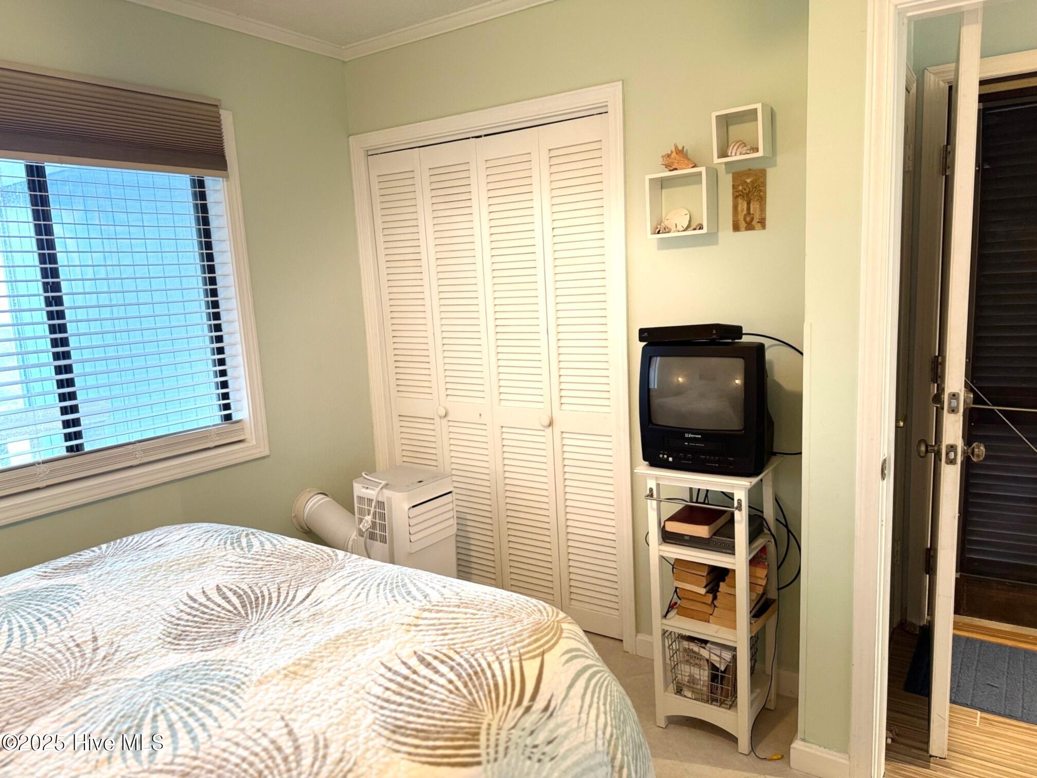 100521118 | Photo 15