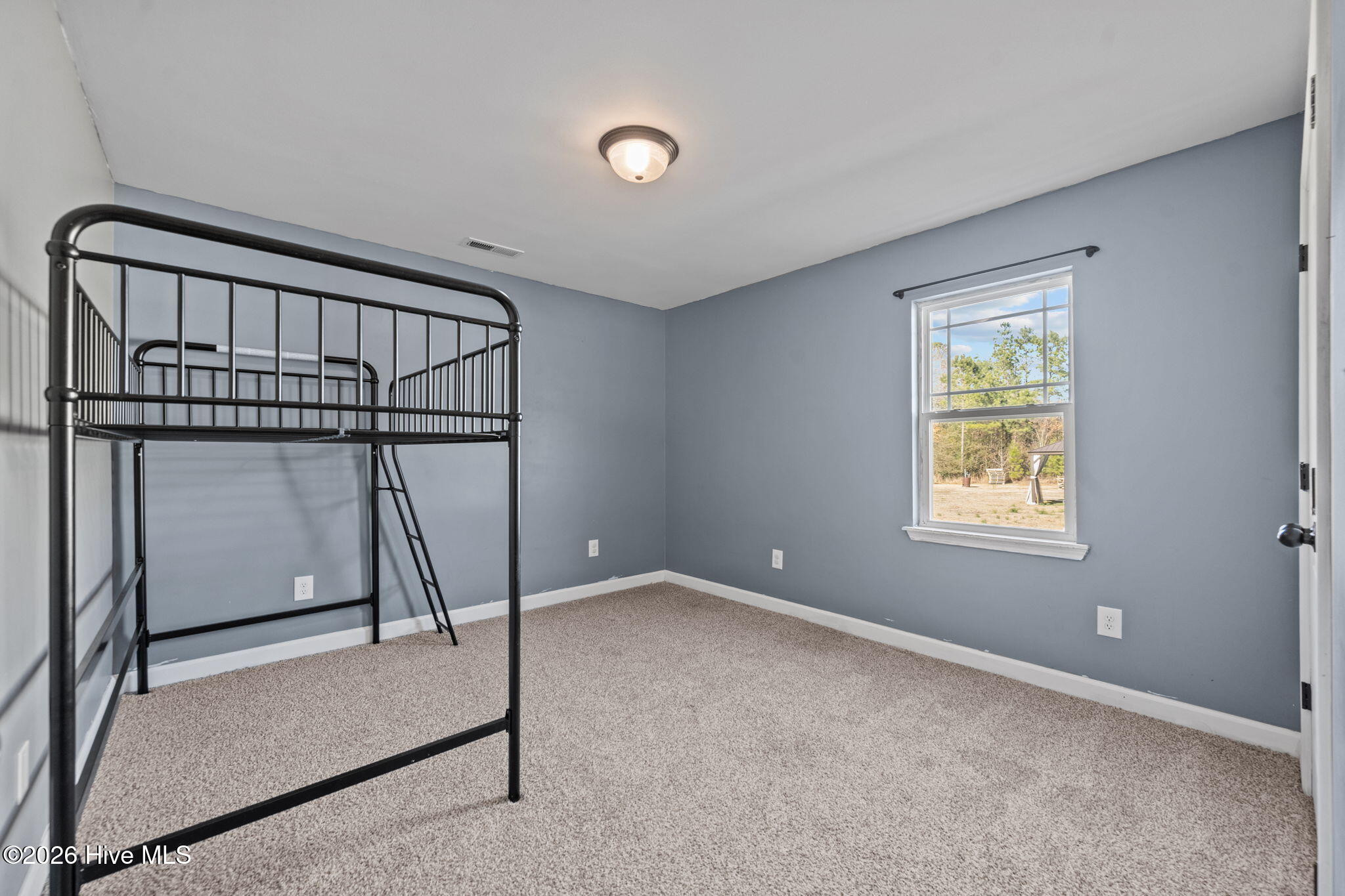 100547902 | Photo 35