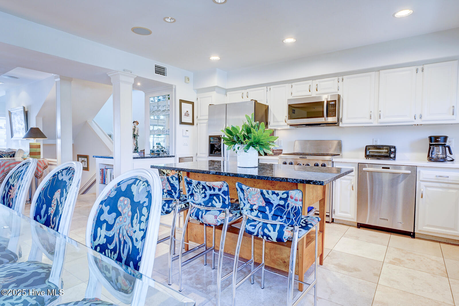 100546468 | Photo 16