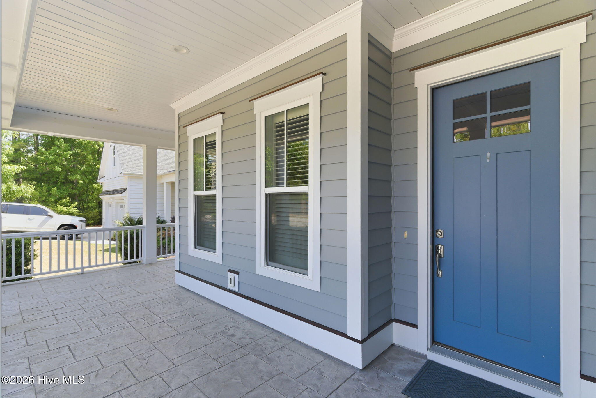 100569885 | Photo 51