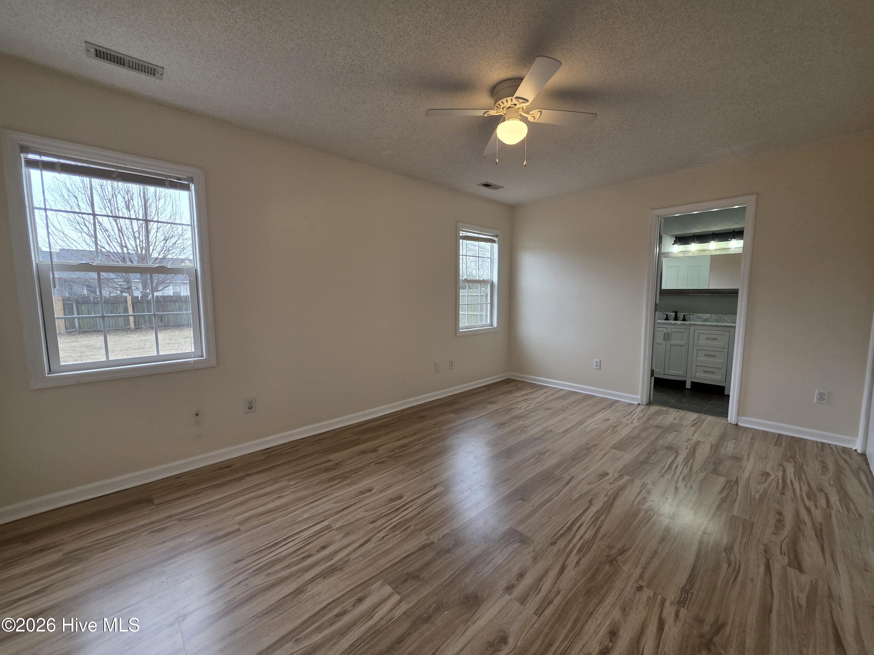 100555811 | Photo 13