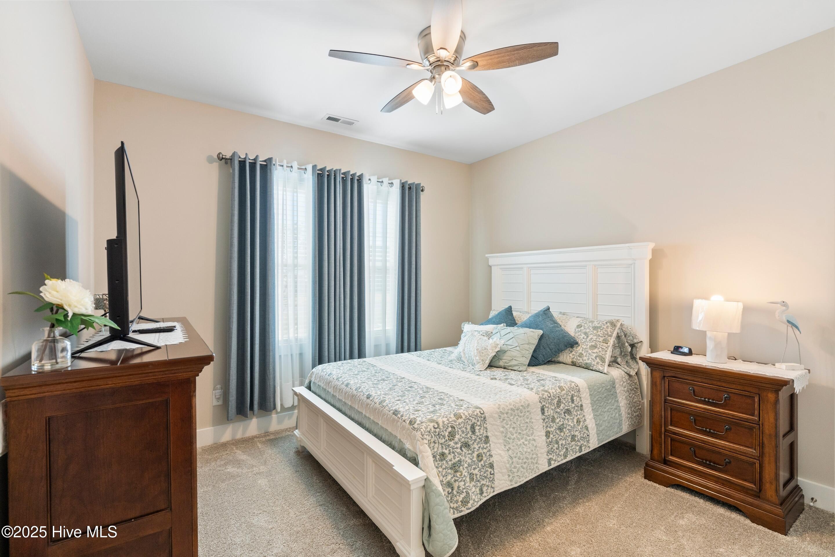 100538815 | Photo 26