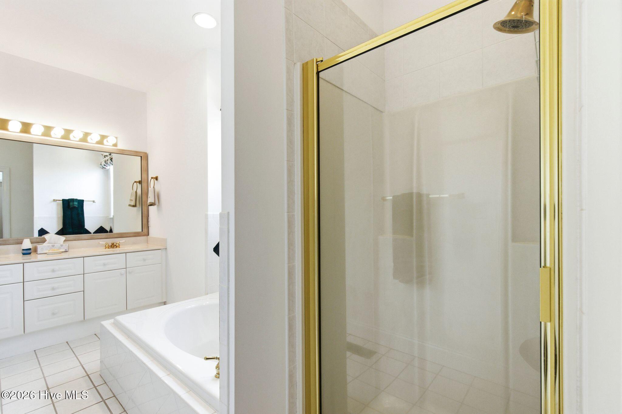 100564291 | Photo 40