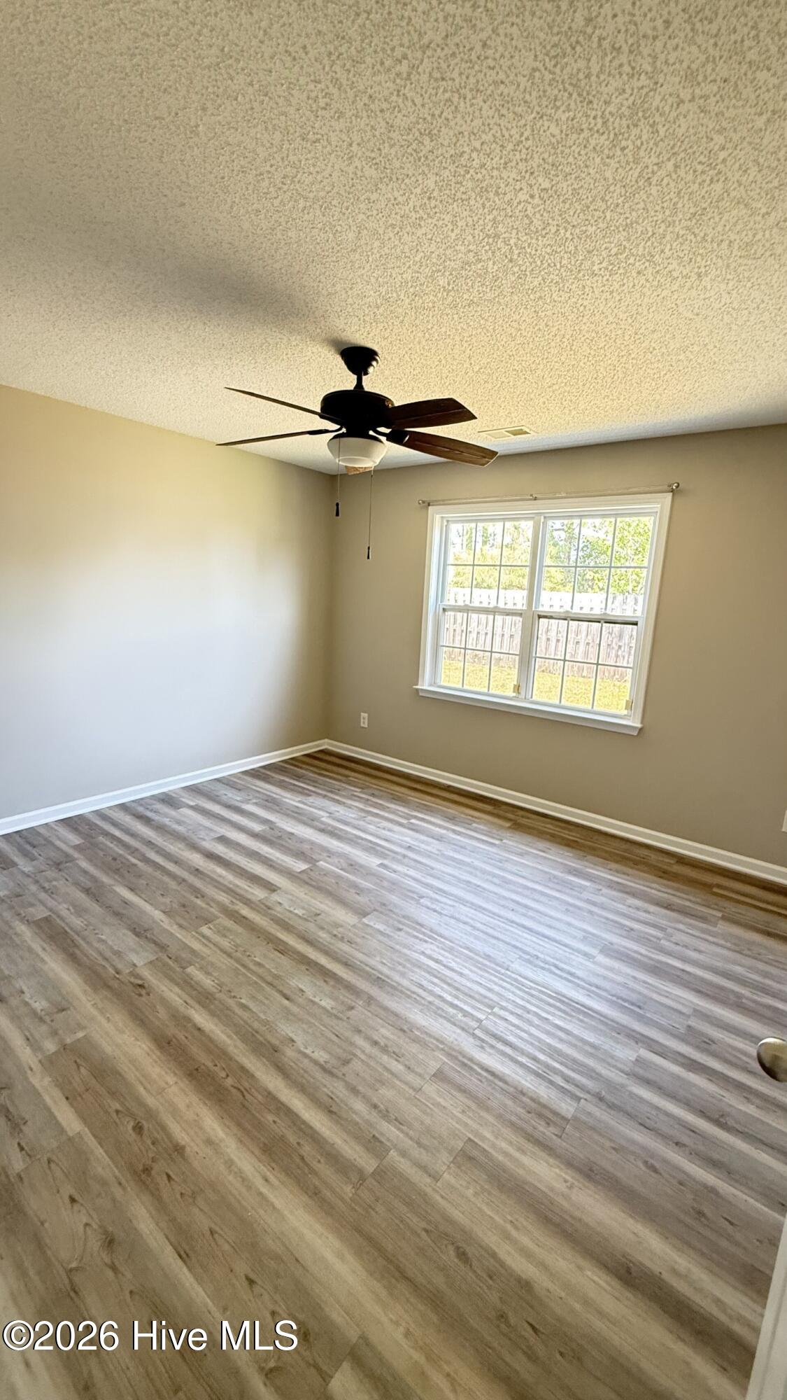 100567974 | Photo 10