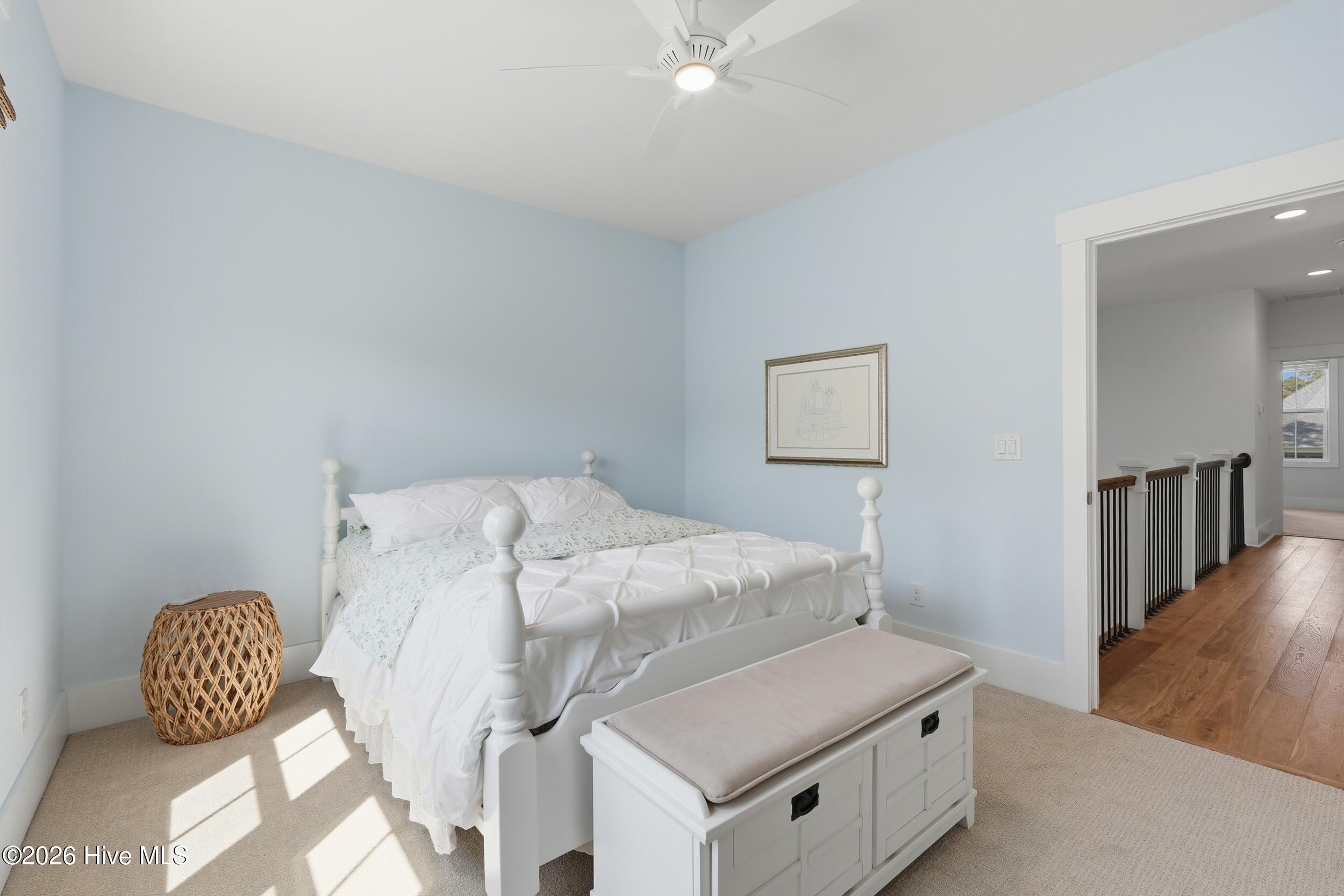 100563980 | Photo 59