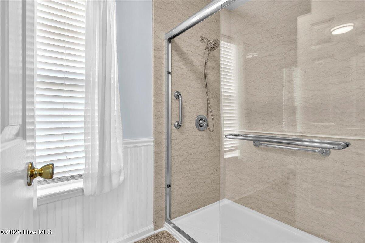 100565579 | Photo 36