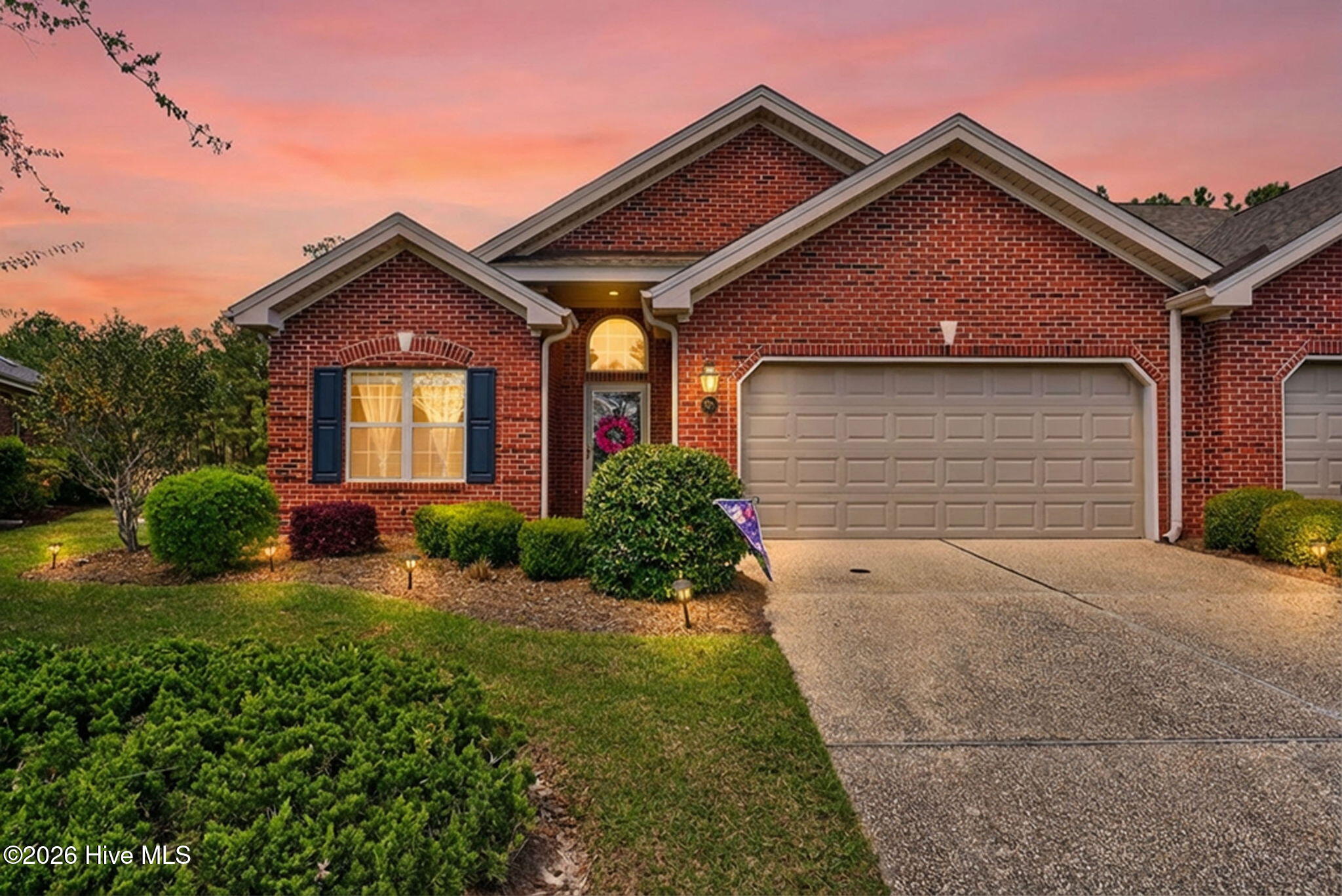 100566097 | Photo 44