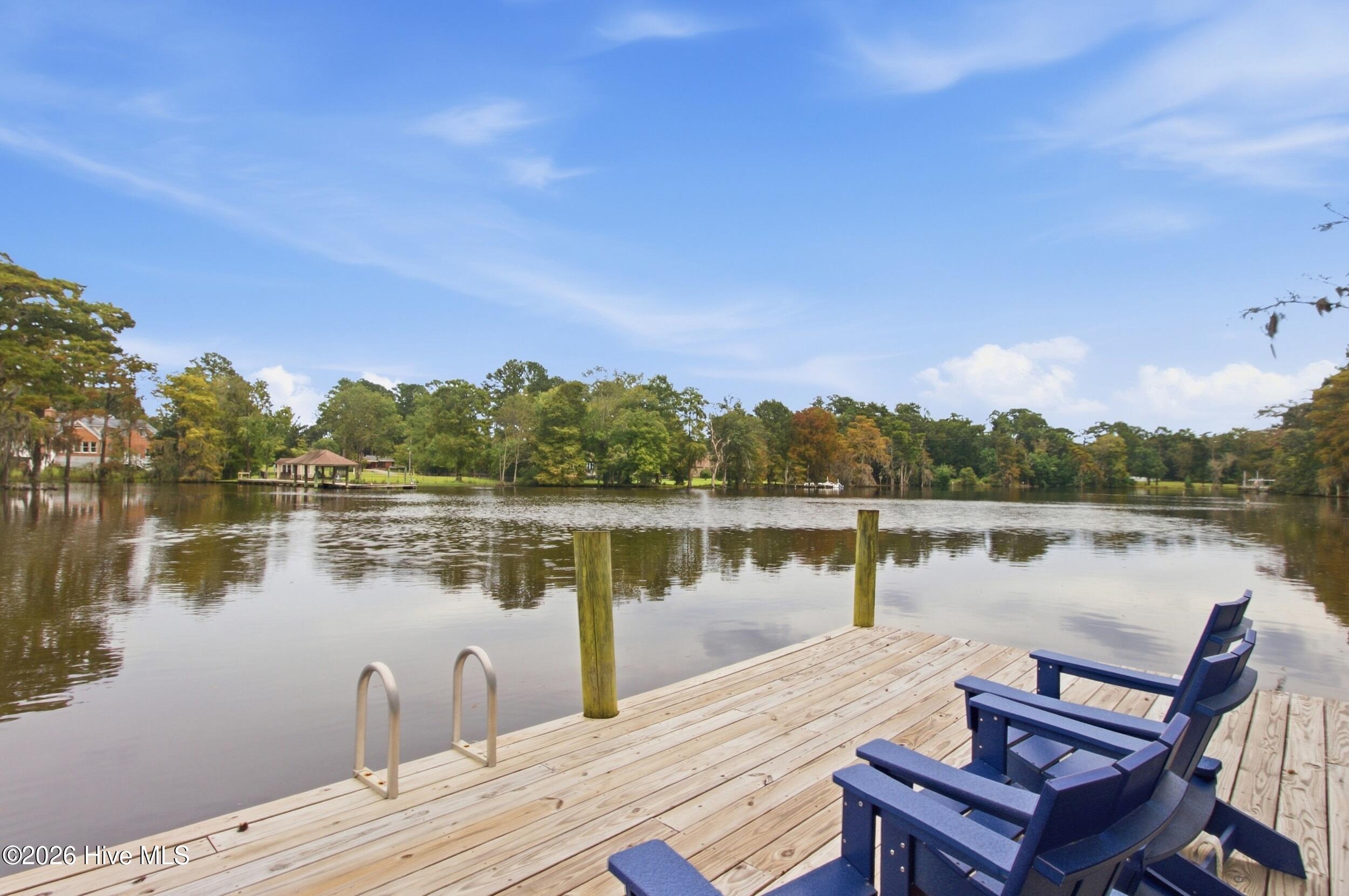 602 W Wilson Creek Drive,Trent Woods