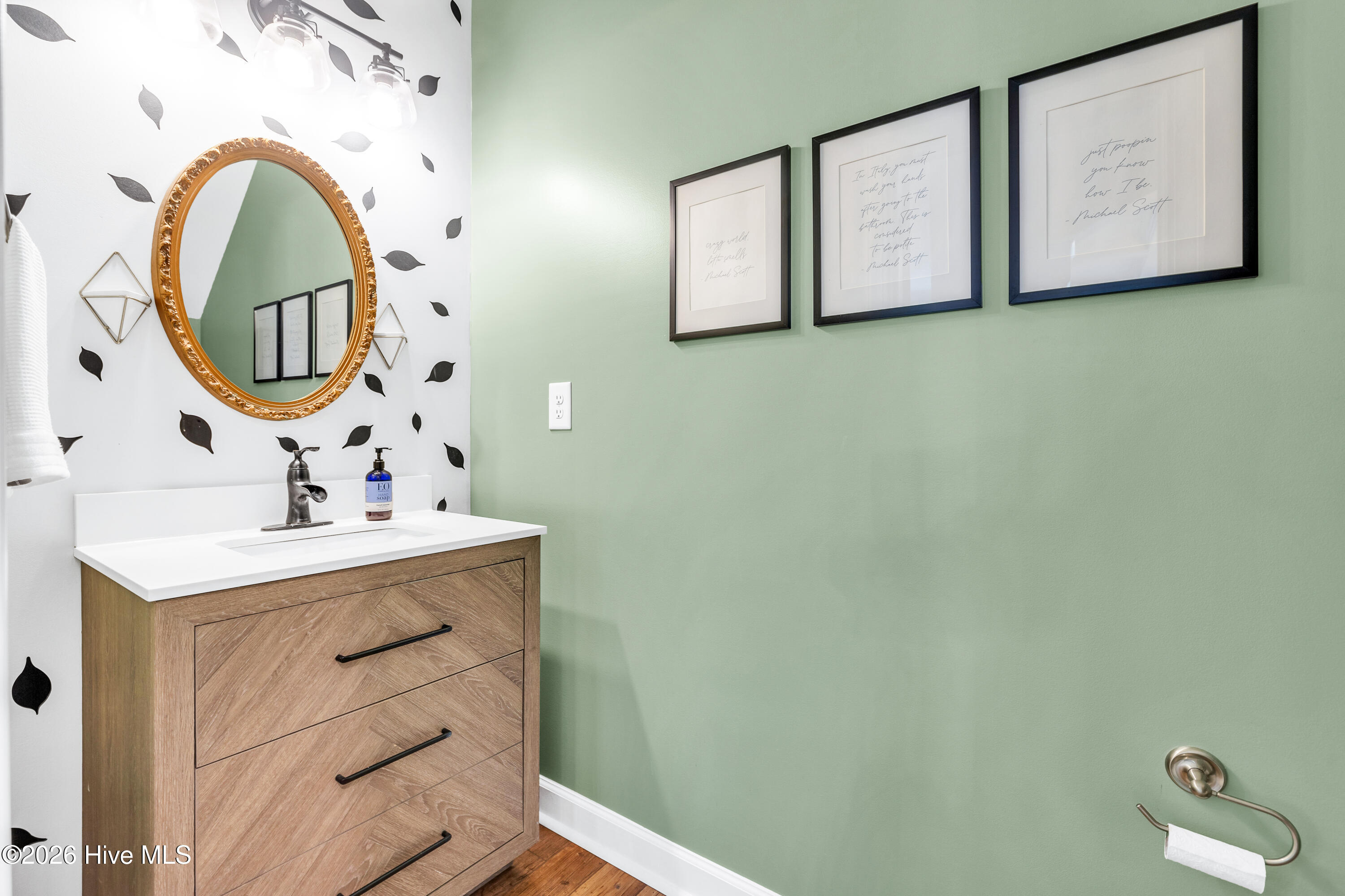 100548253 | Photo 19