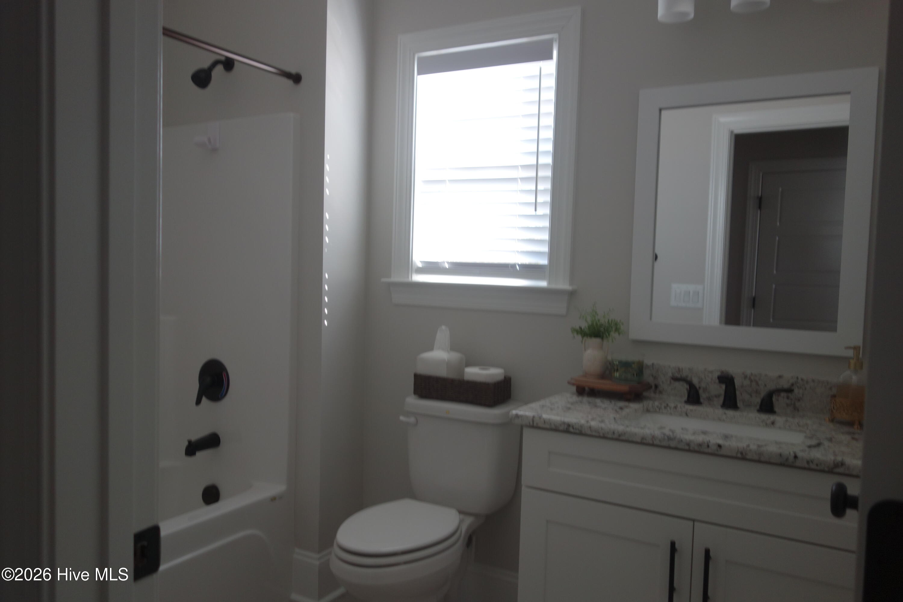 100547537 | Photo 18