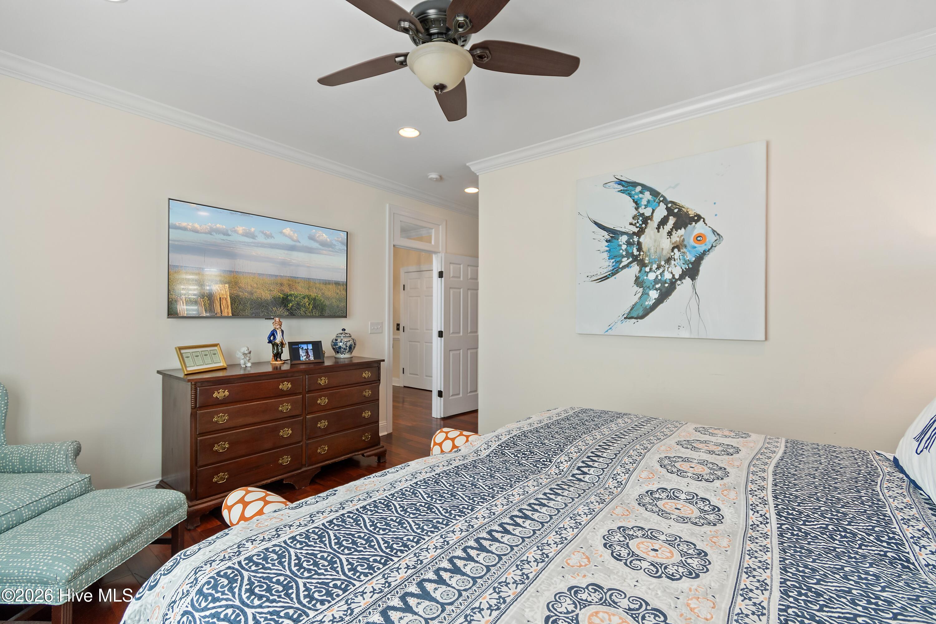 100558702 | Photo 41