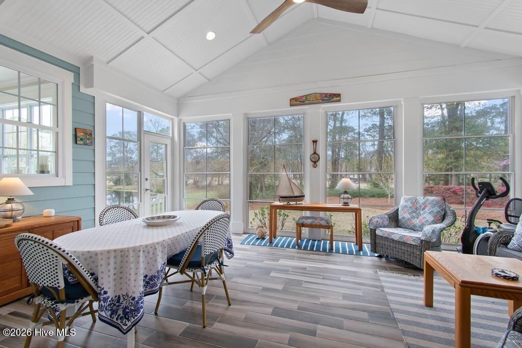 100562919 | Photo 35