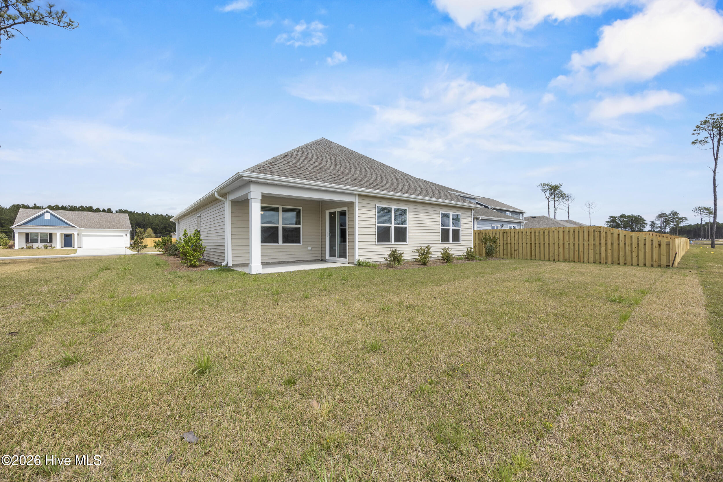 100563426 | Photo 33