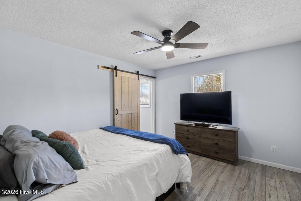 100553305 | Photo 17