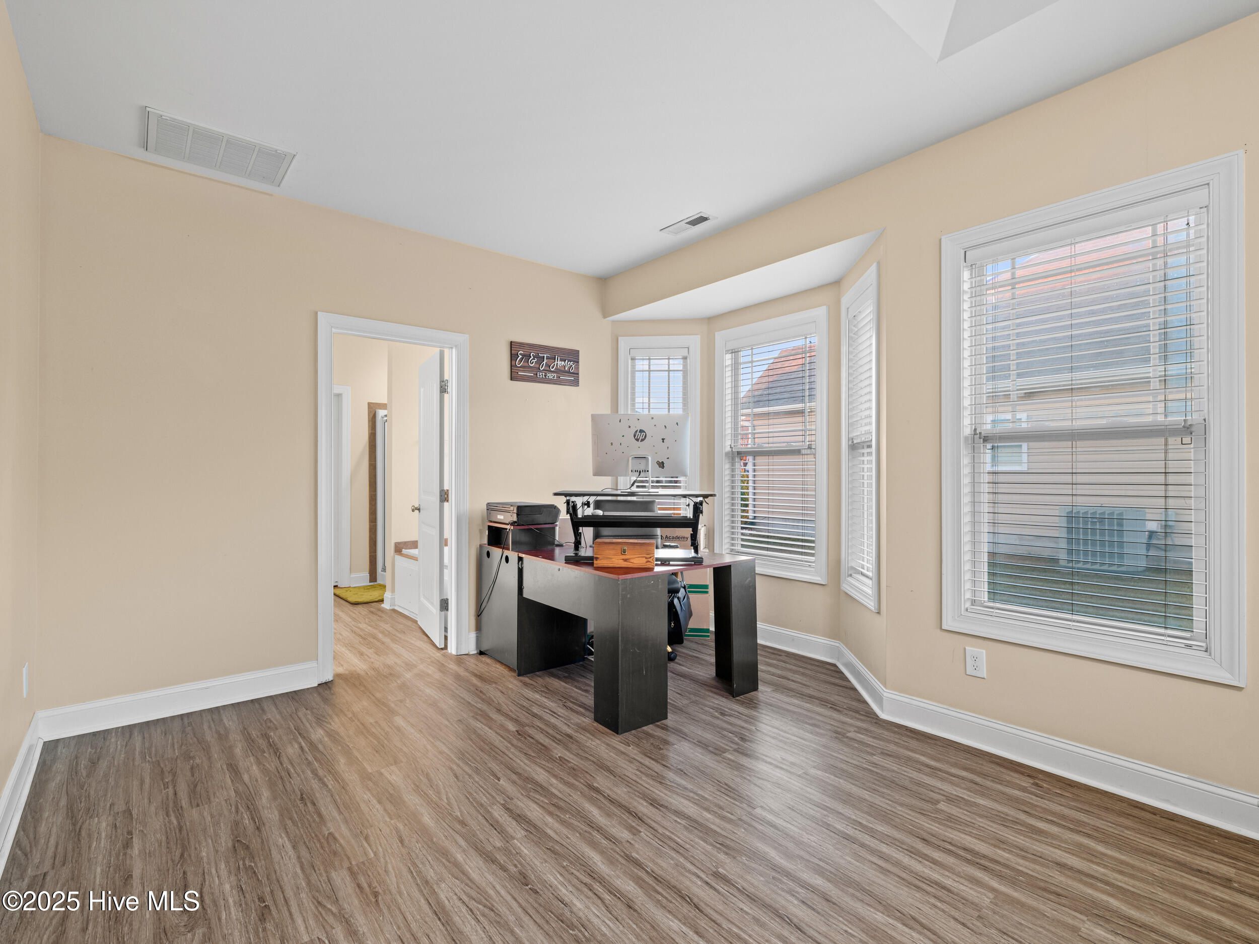 100543750 | Photo 20