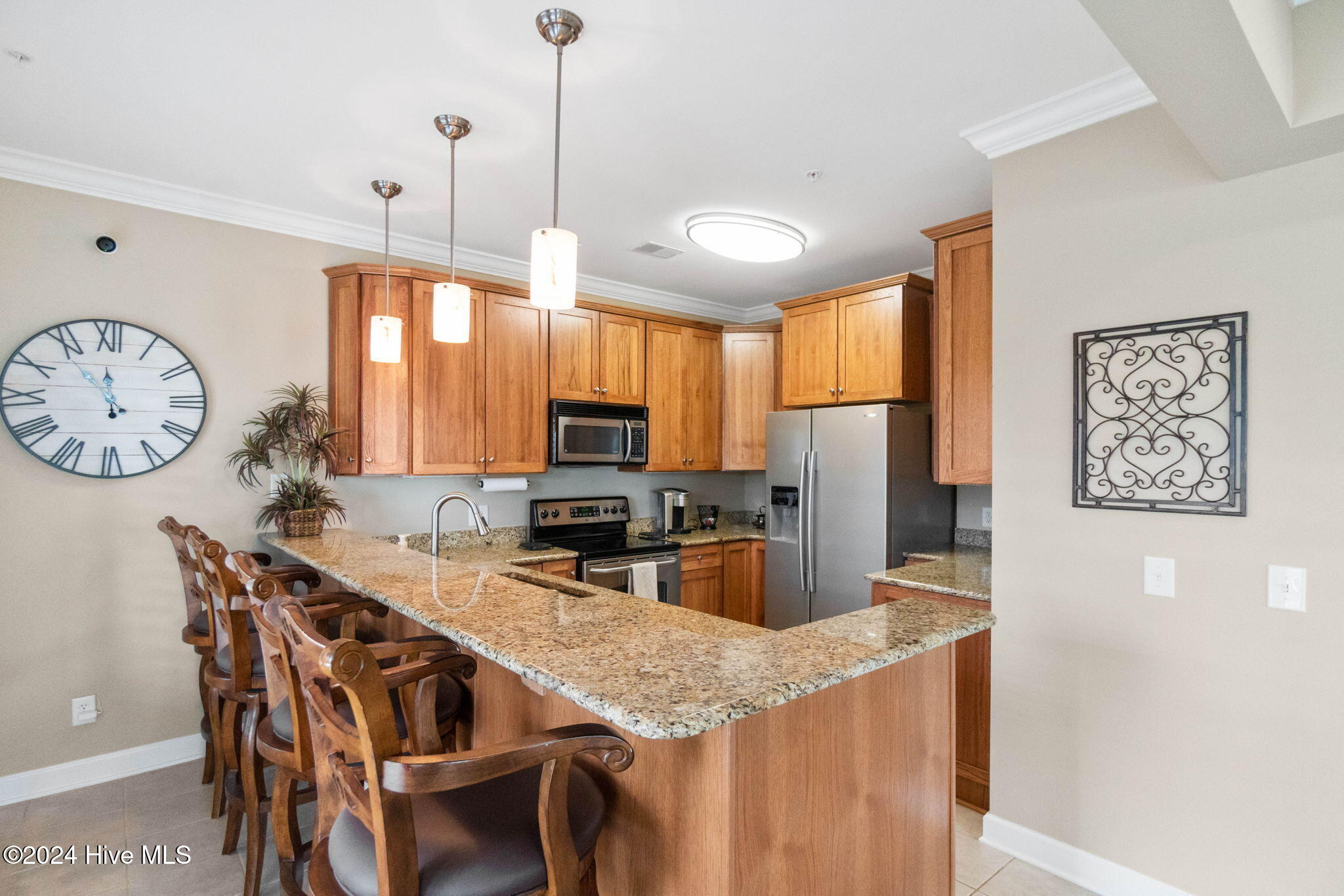 100548065 | Photo 11