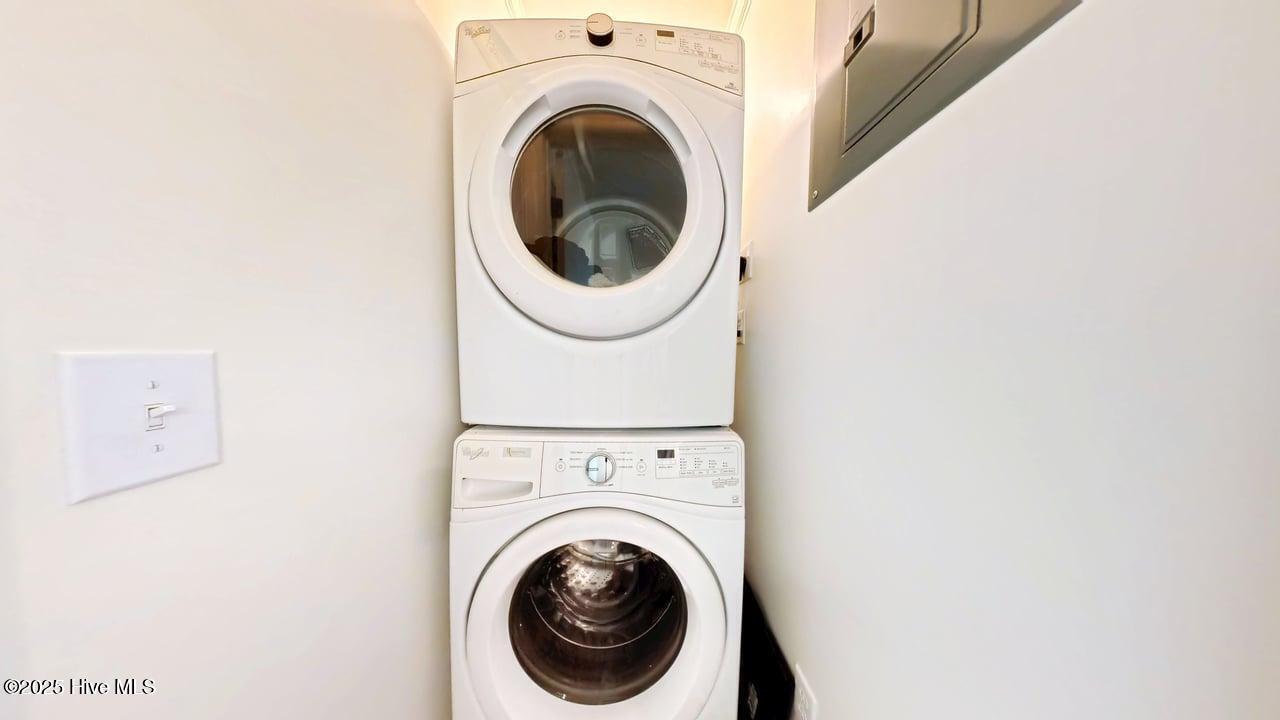 100532180 | Photo 26