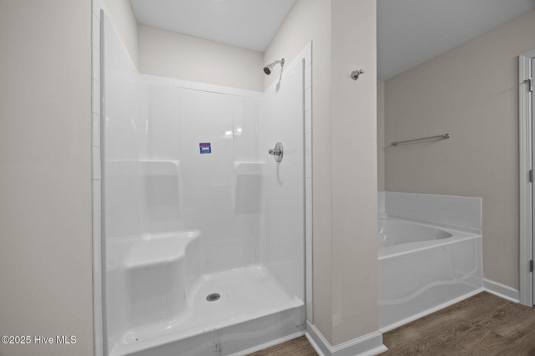 100506161 | Photo 28