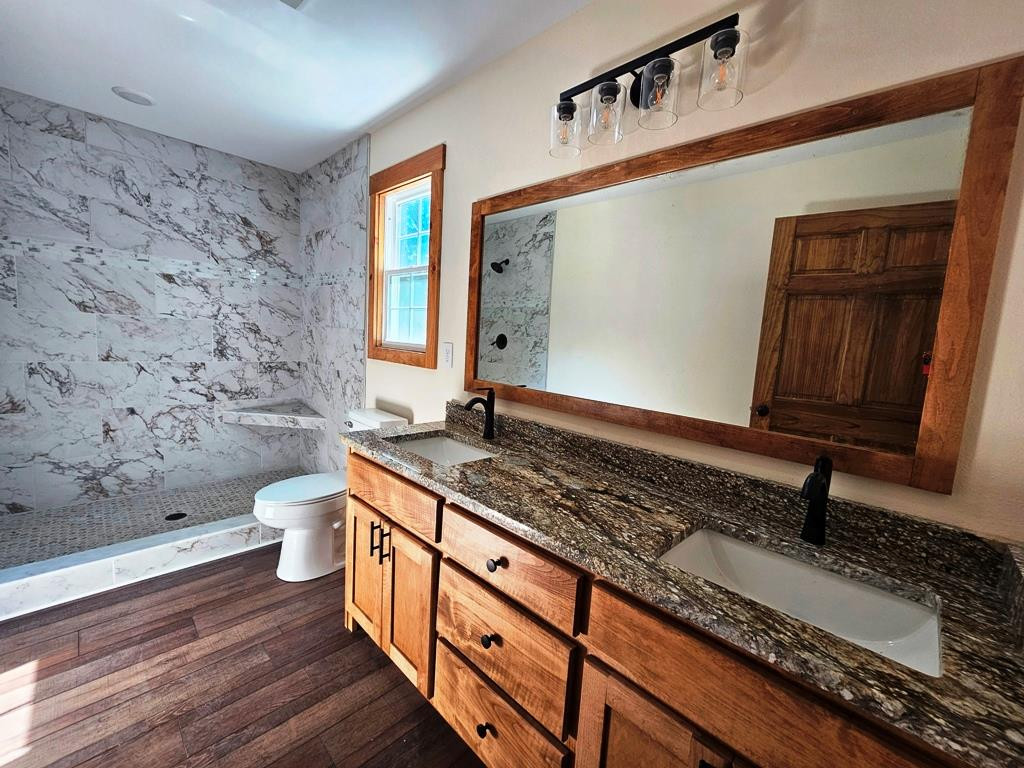 Master Bathroom, matching granite countertop, huge