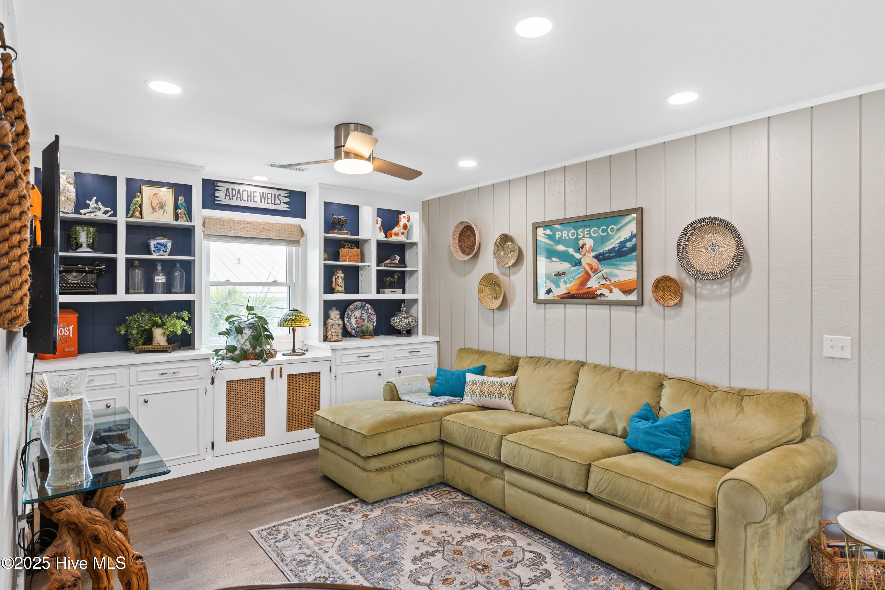 100567814 | Photo 18