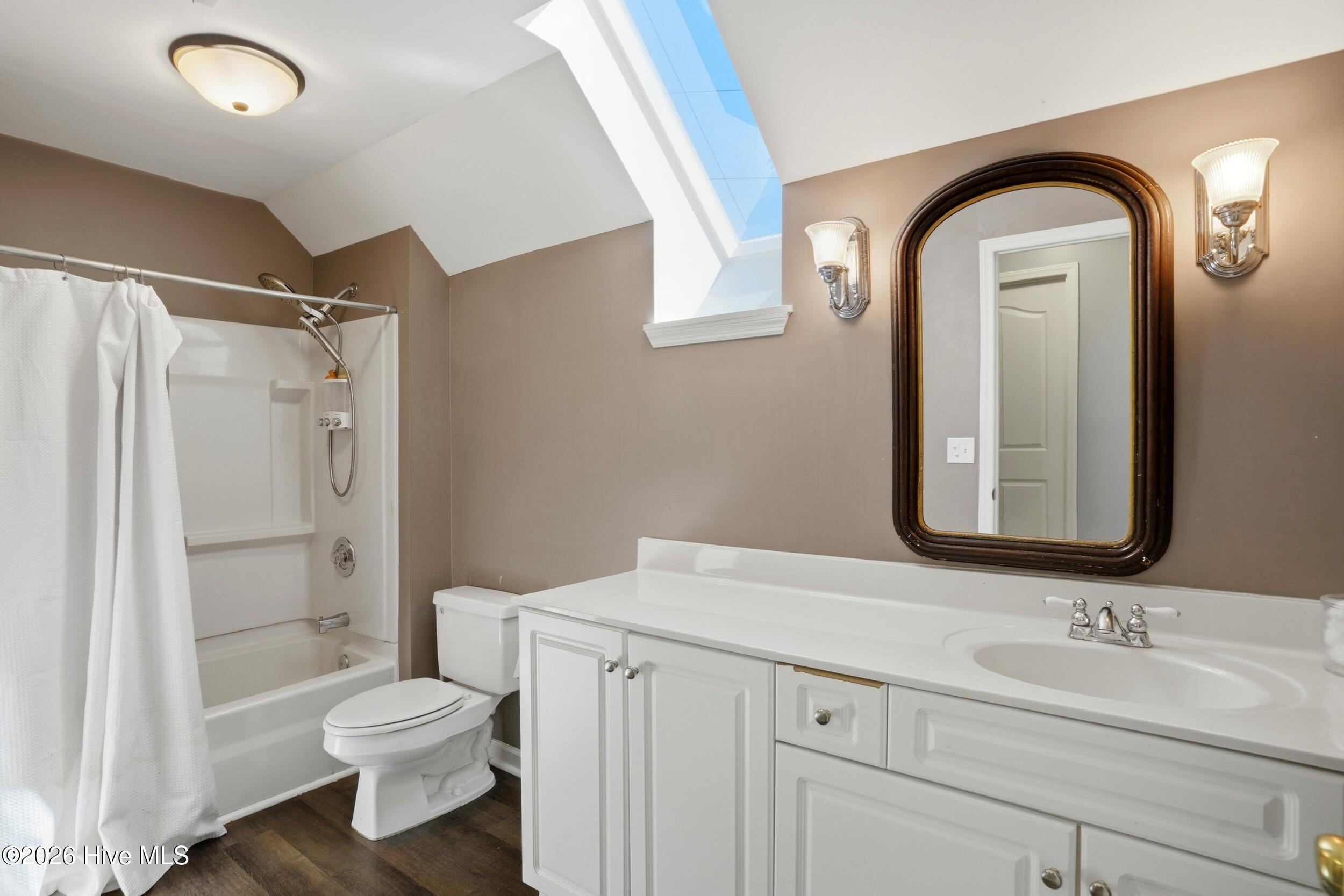 100556921 | Photo 29