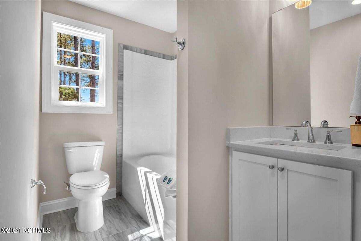 100535365 | Photo 43