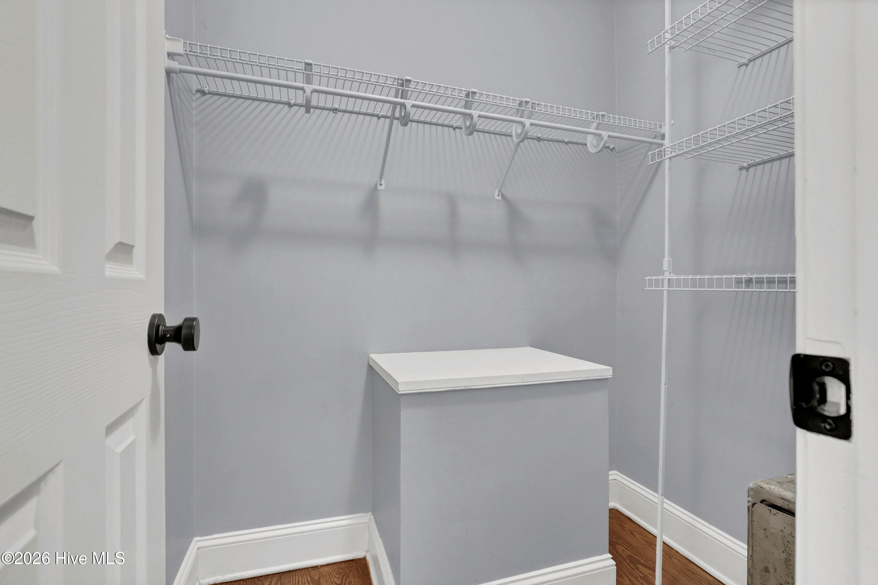 100489094 | Photo 24