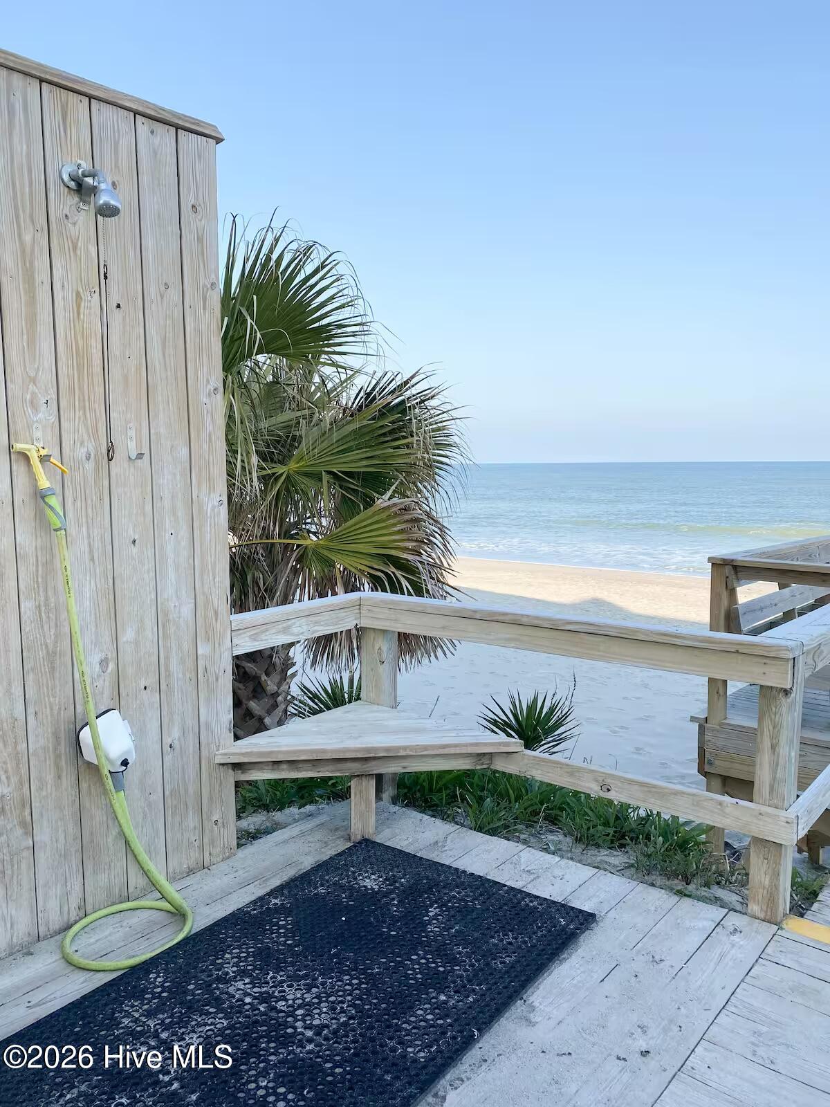 100562681 | Photo 38