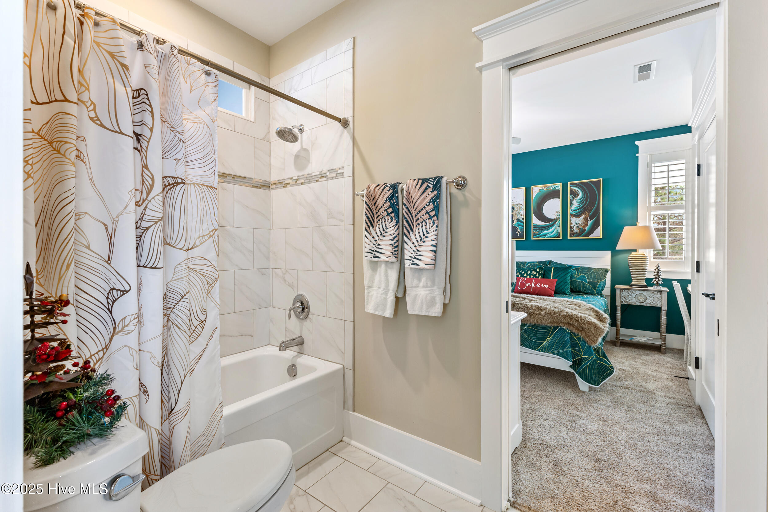 100543179 | Photo 51