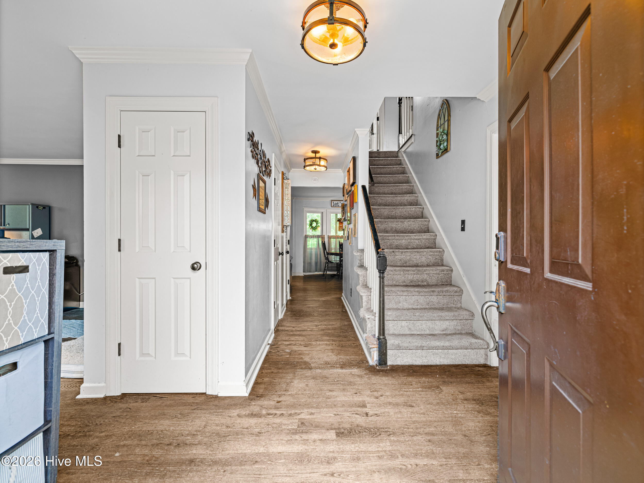 100570486 | Photo 12