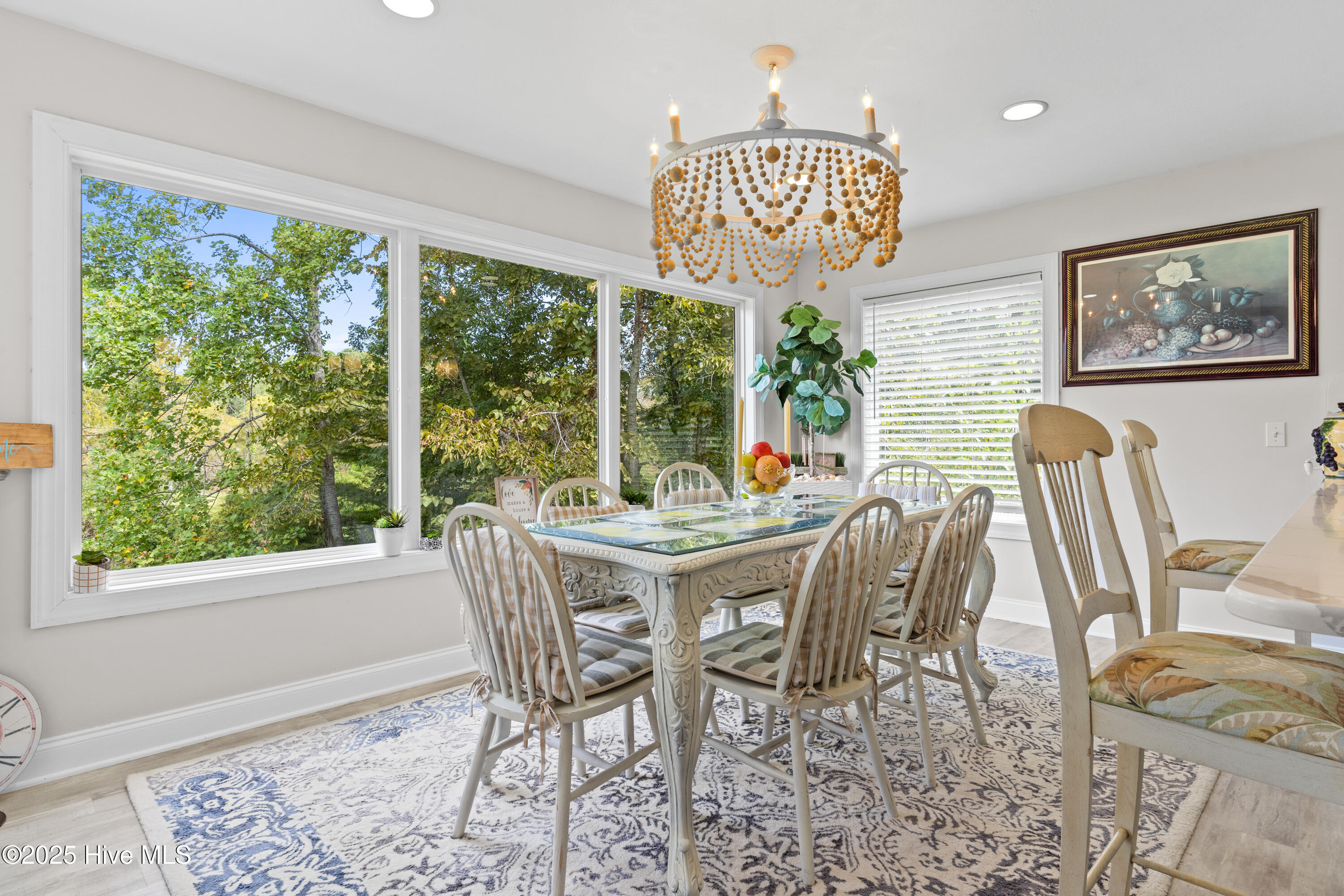 100548796 | Photo 30