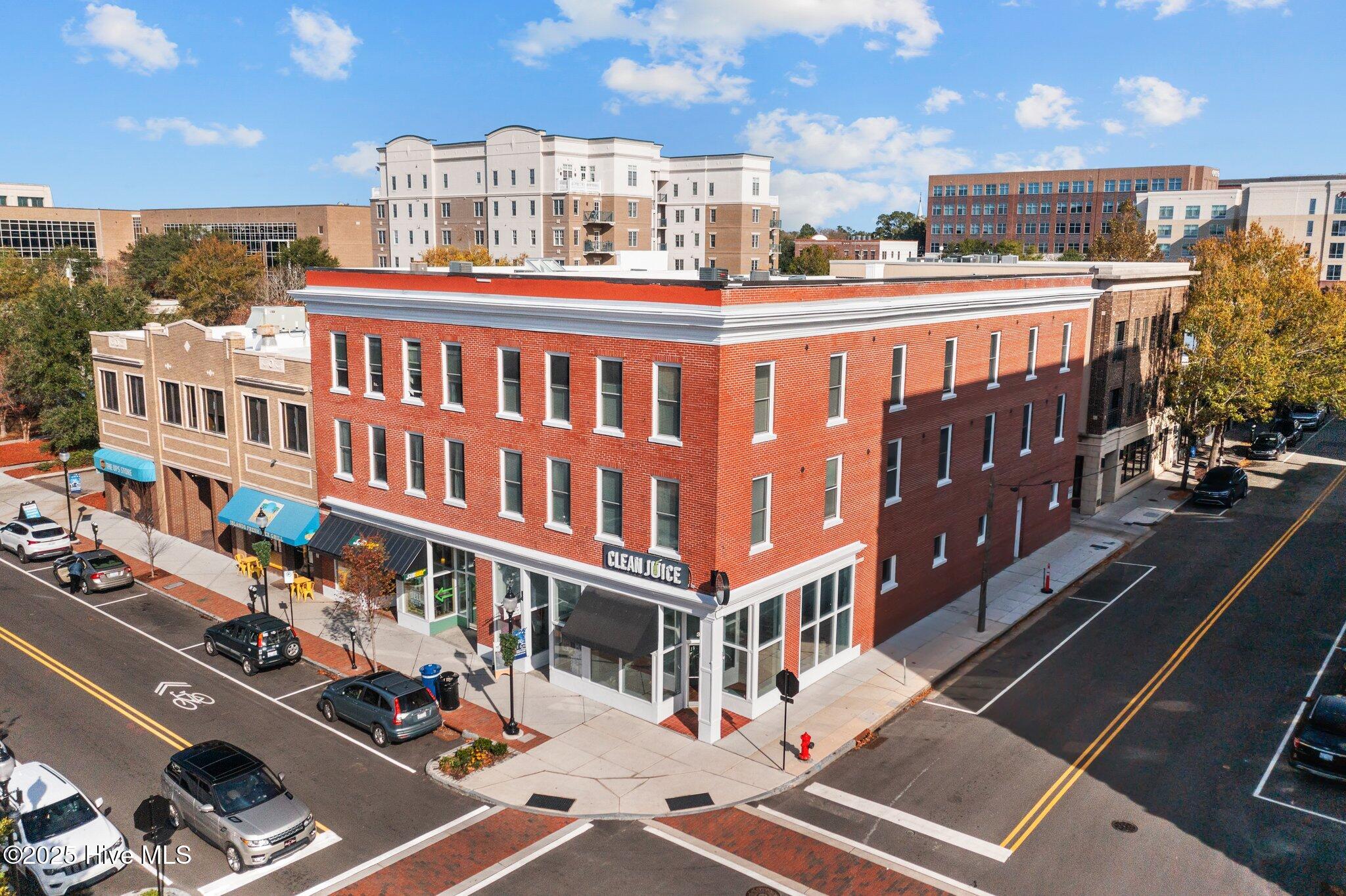 100543966 | Photo 41