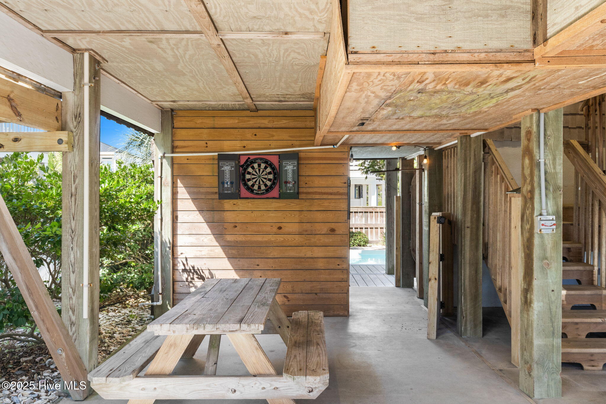 100535971 | Photo 48