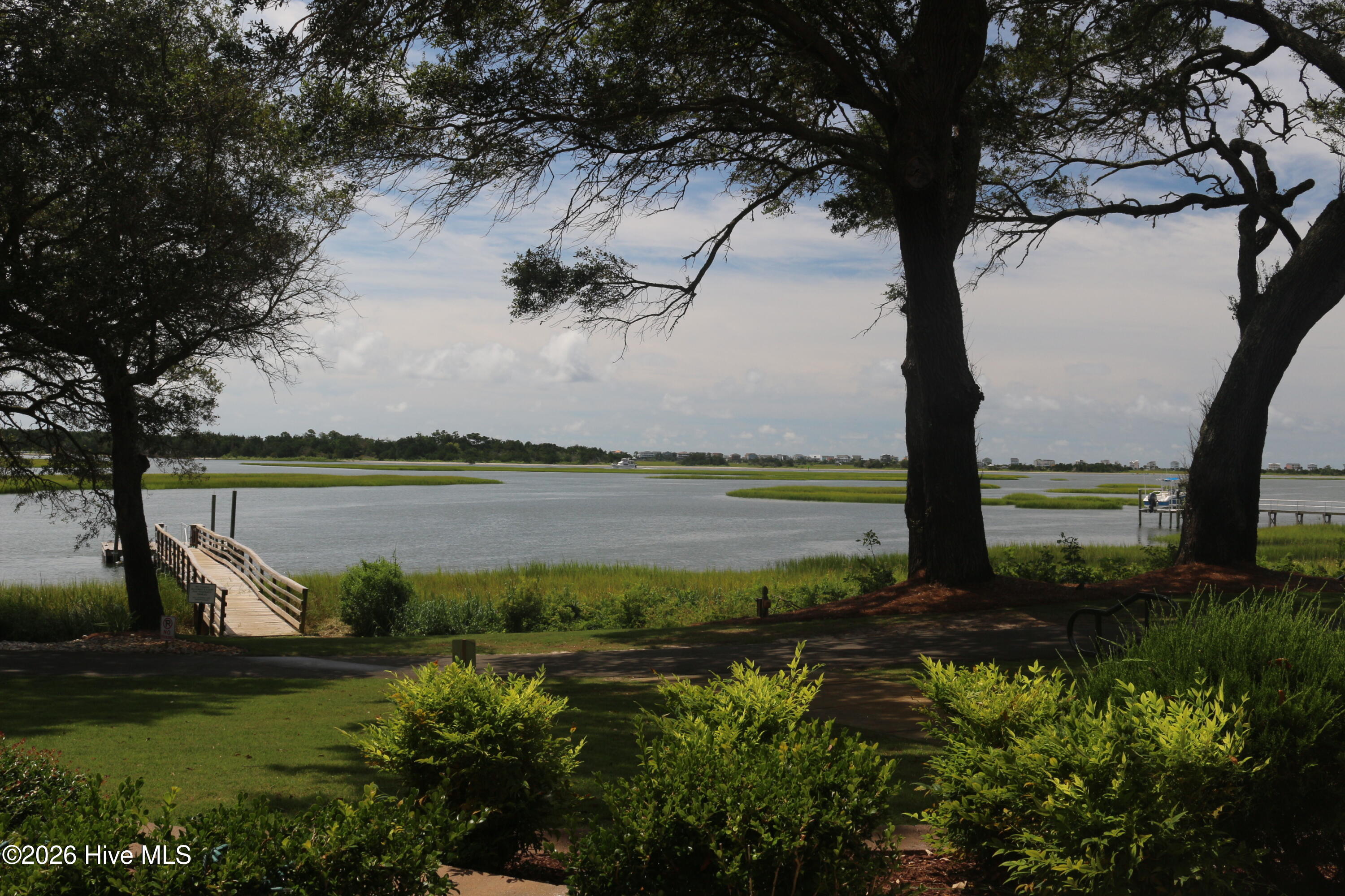 100566261 | Photo 36