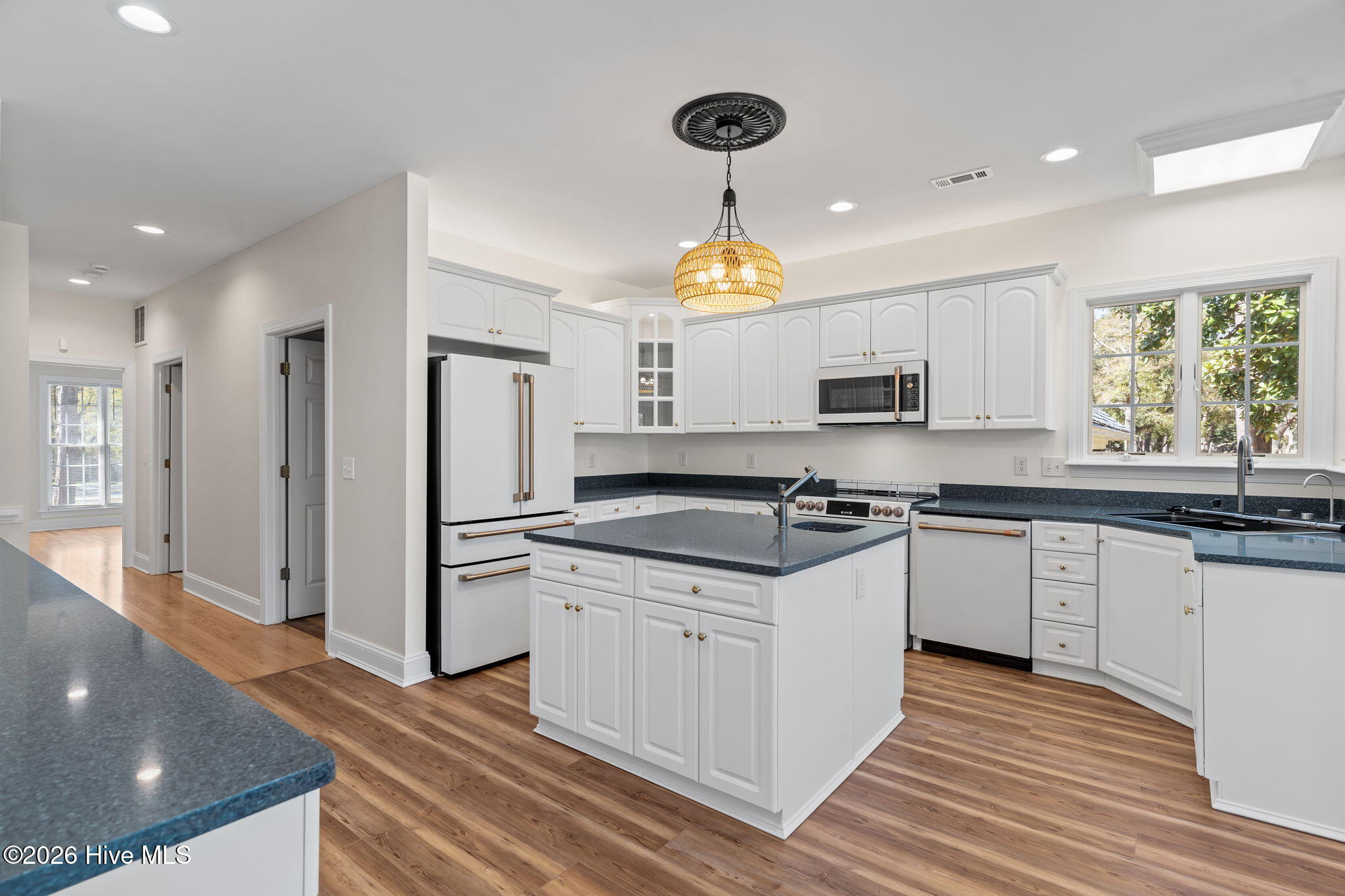 100548022 | Photo 15