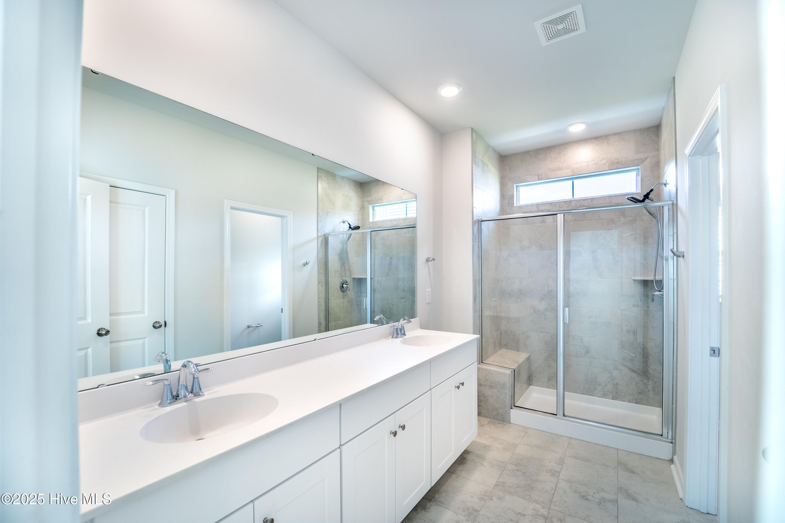 100515314 | Photo 18