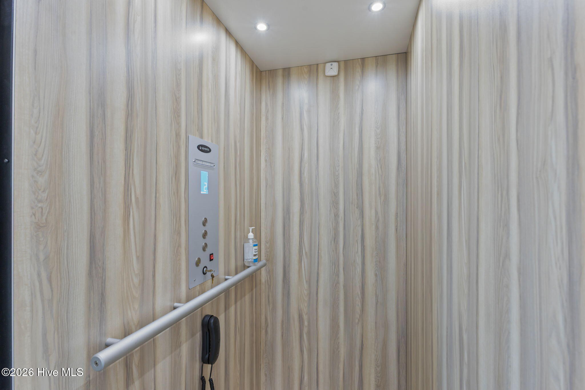 100559740 | Photo 43