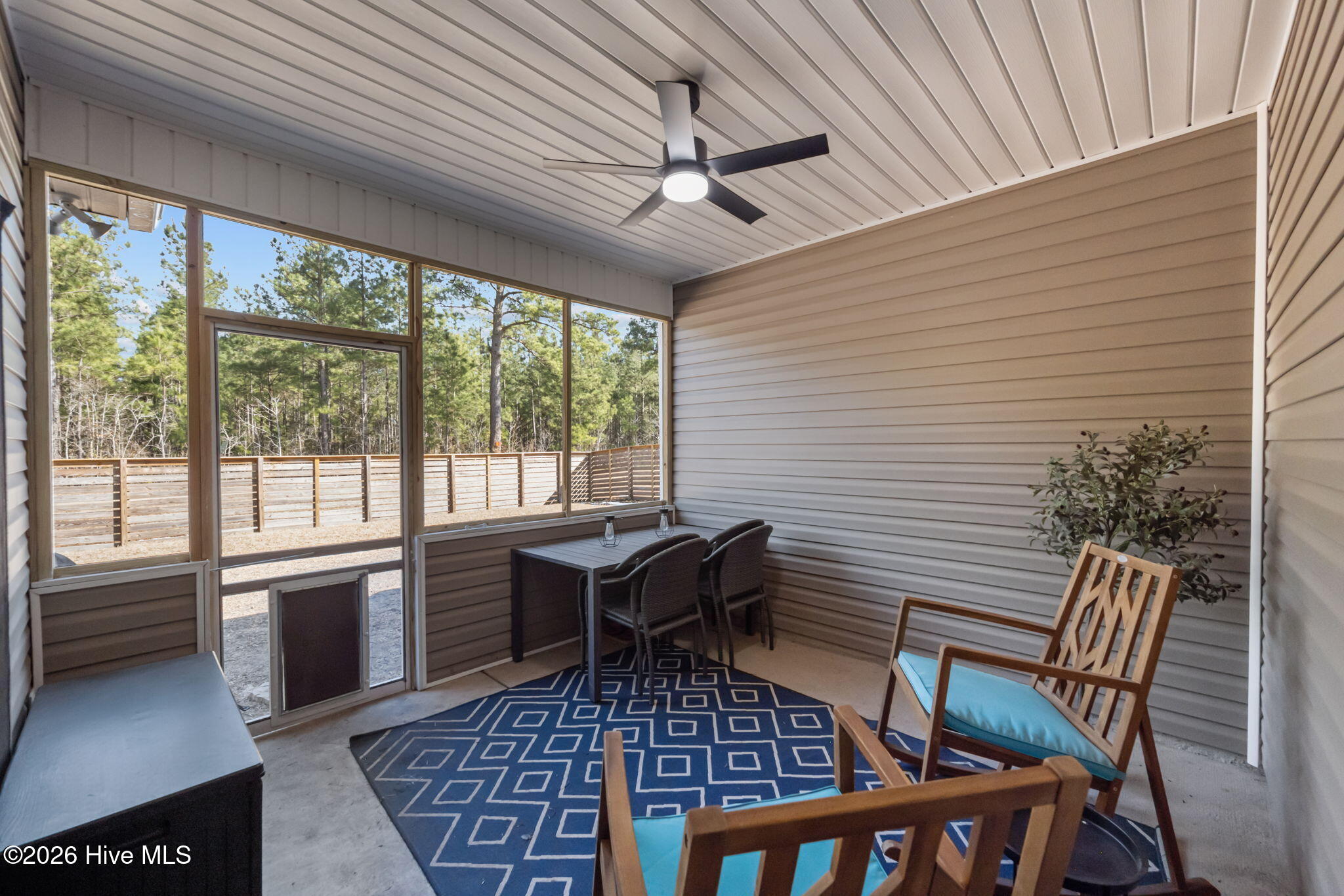 100553324 | Photo 46