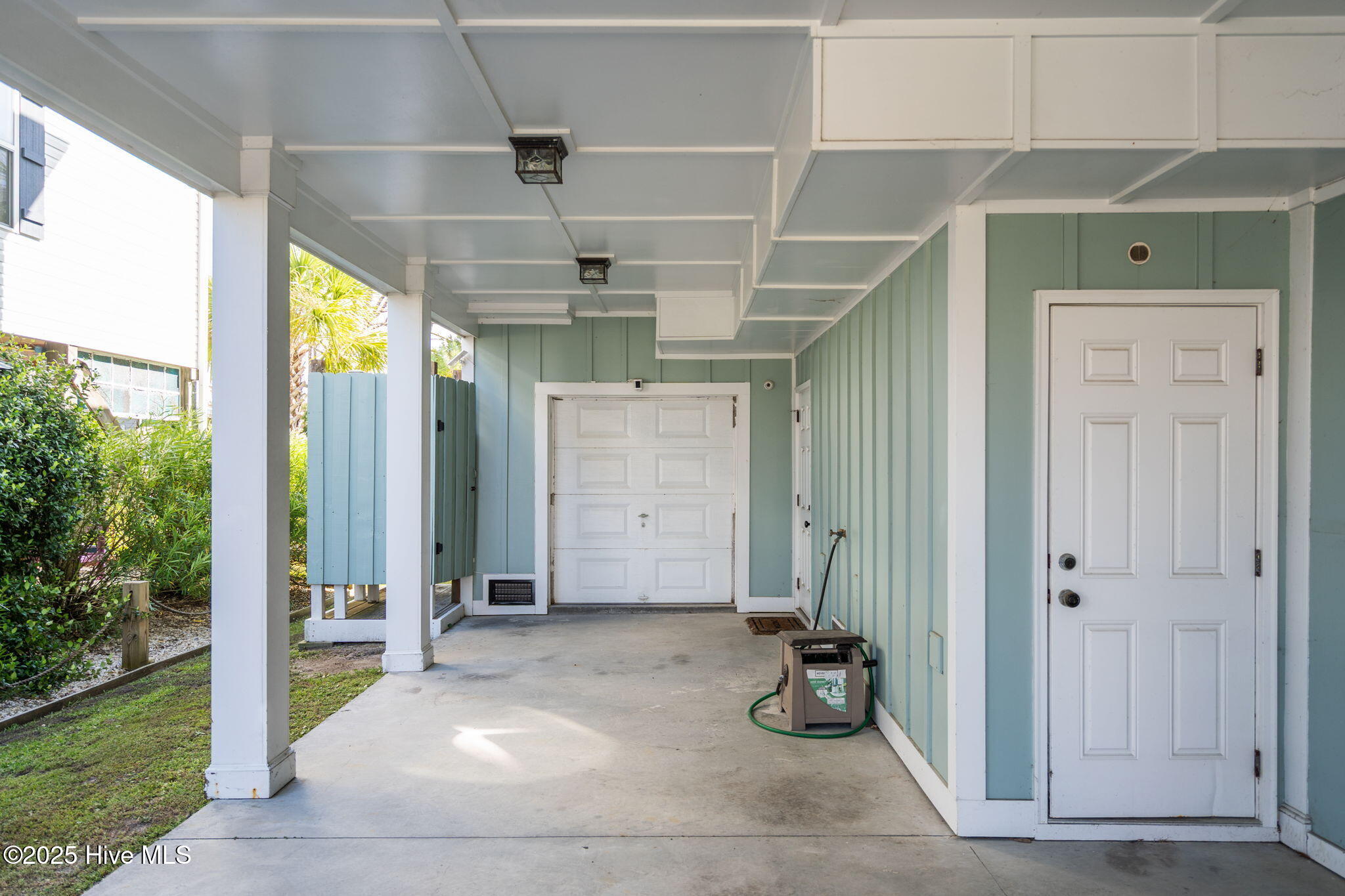 100528642 | Photo 49