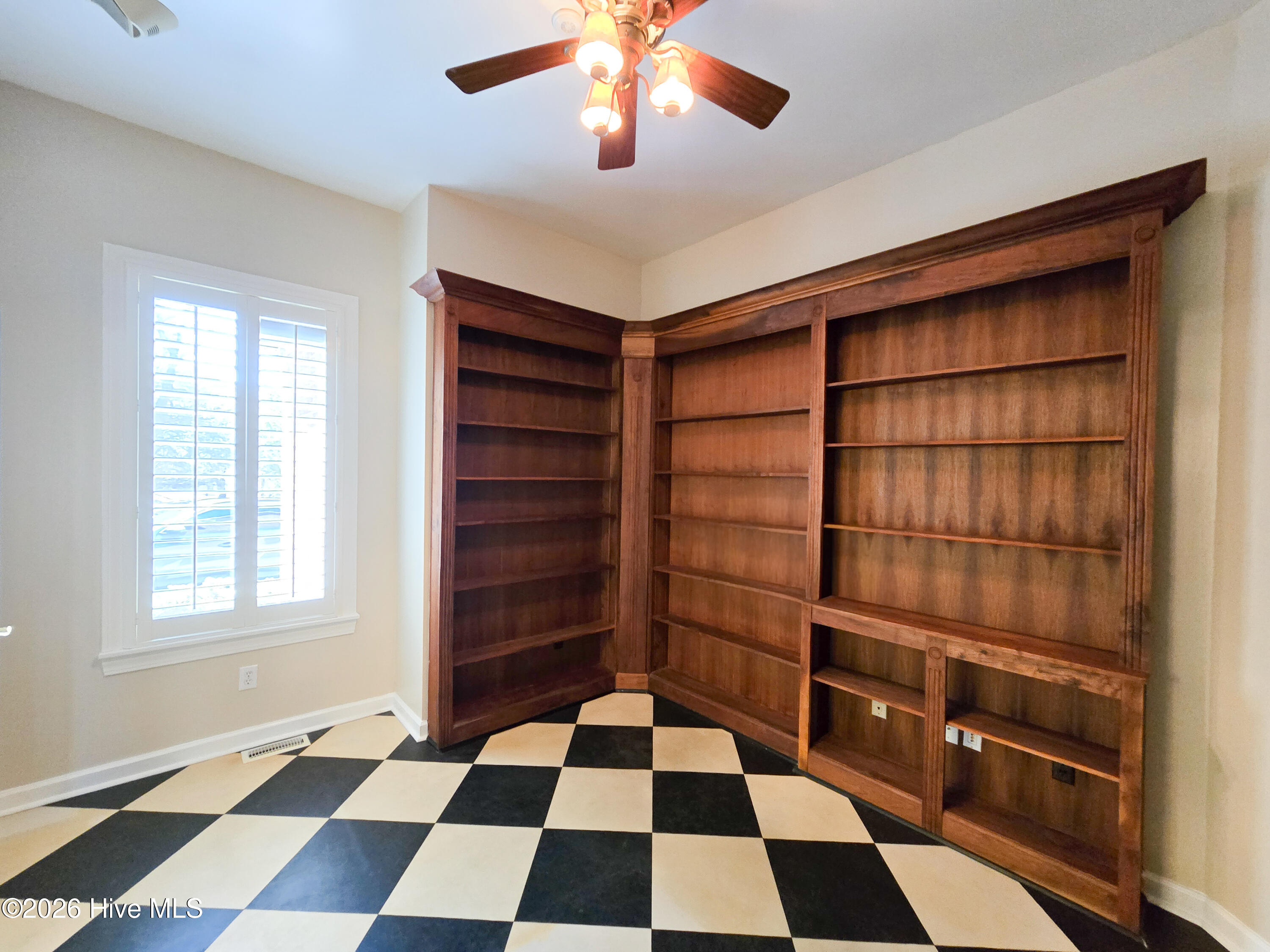 100558924 | Photo 19