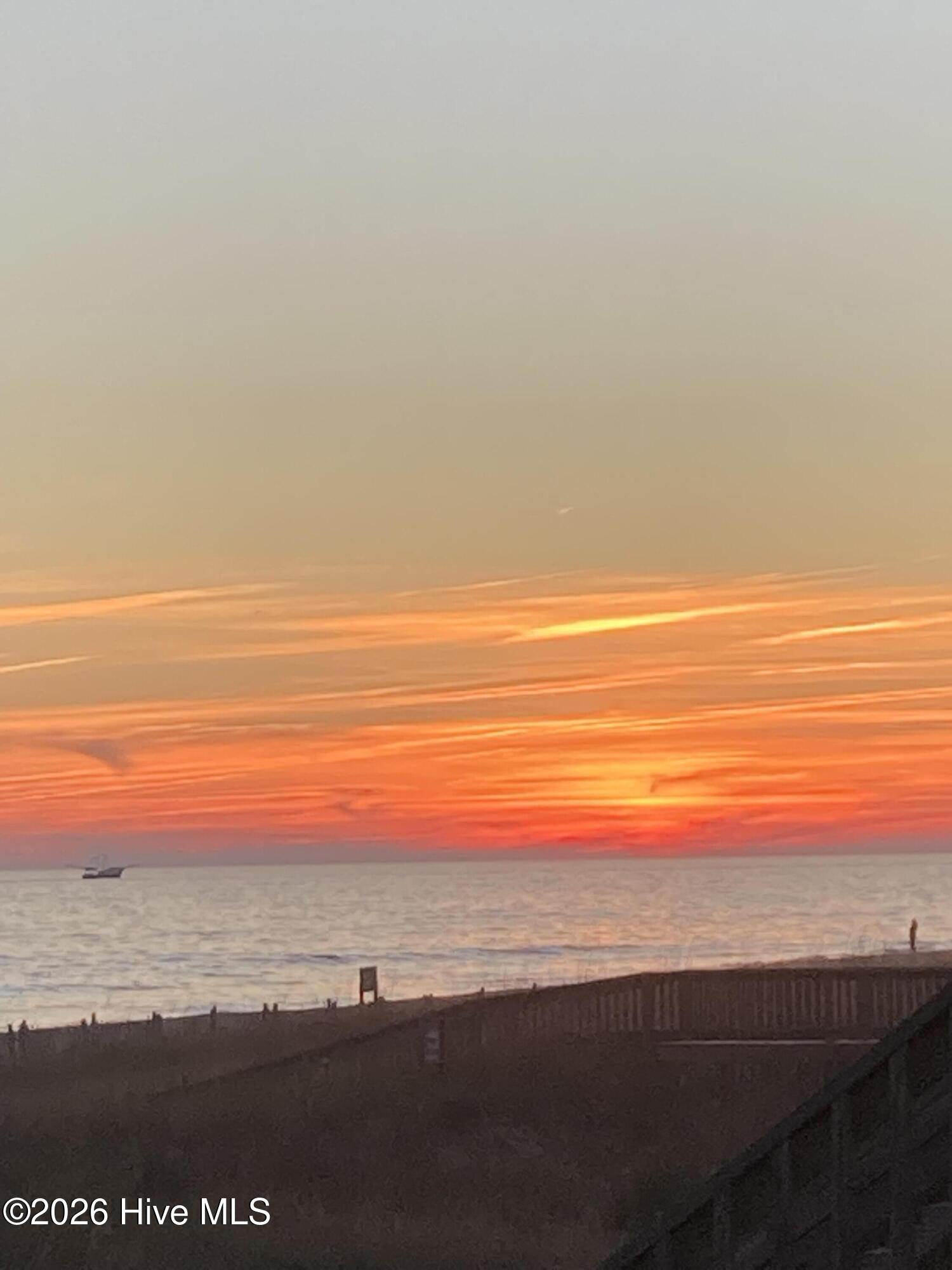 100560926 | Photo 27