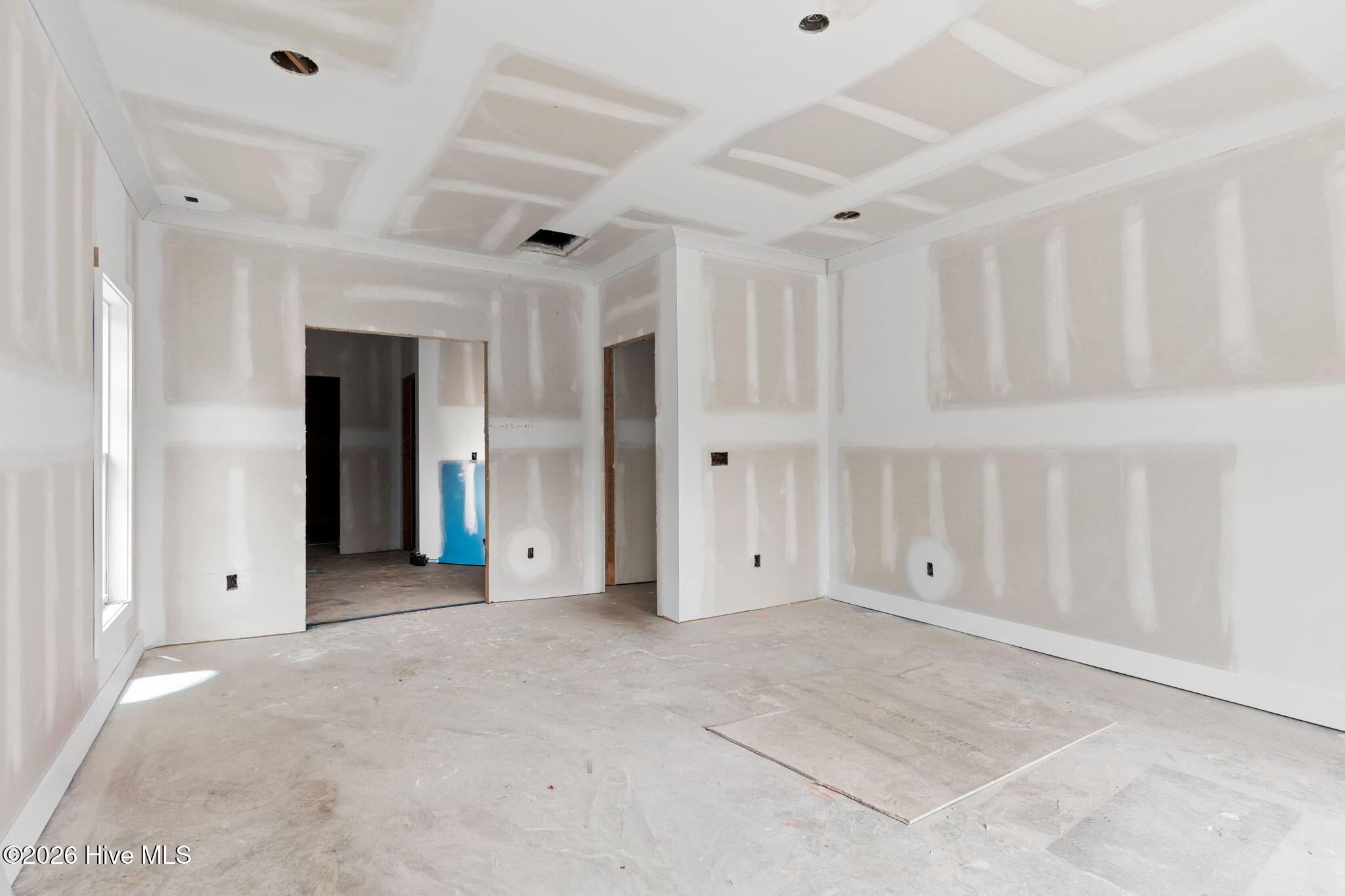 100557802 | Photo 16