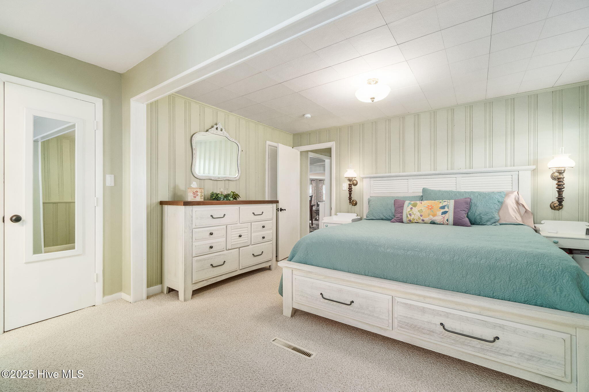 100491390 | Photo 31