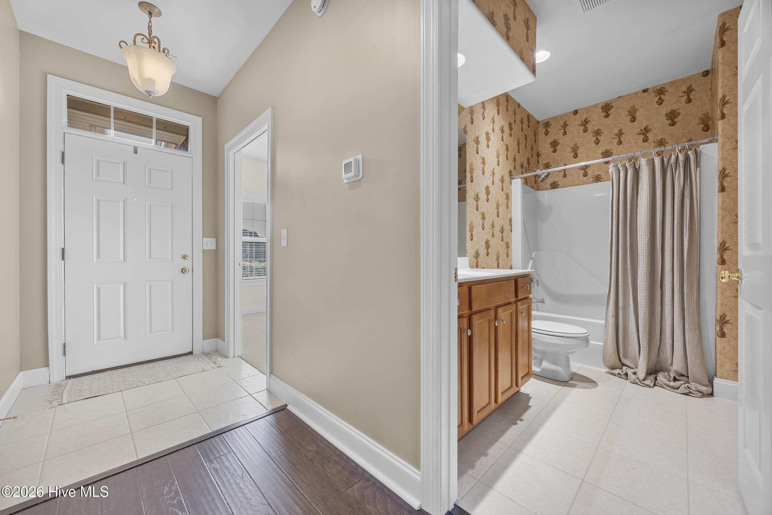 100552325 | Photo 40