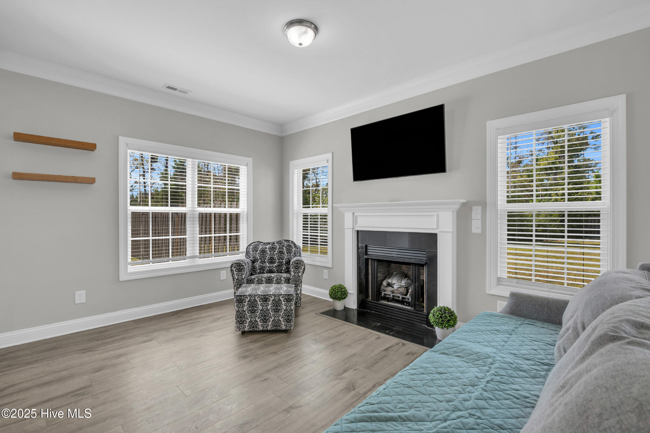 100530270 | Photo 18