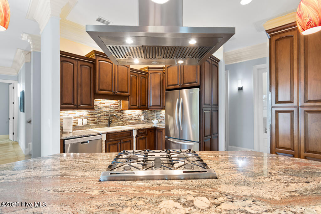 100558482 | Photo 37