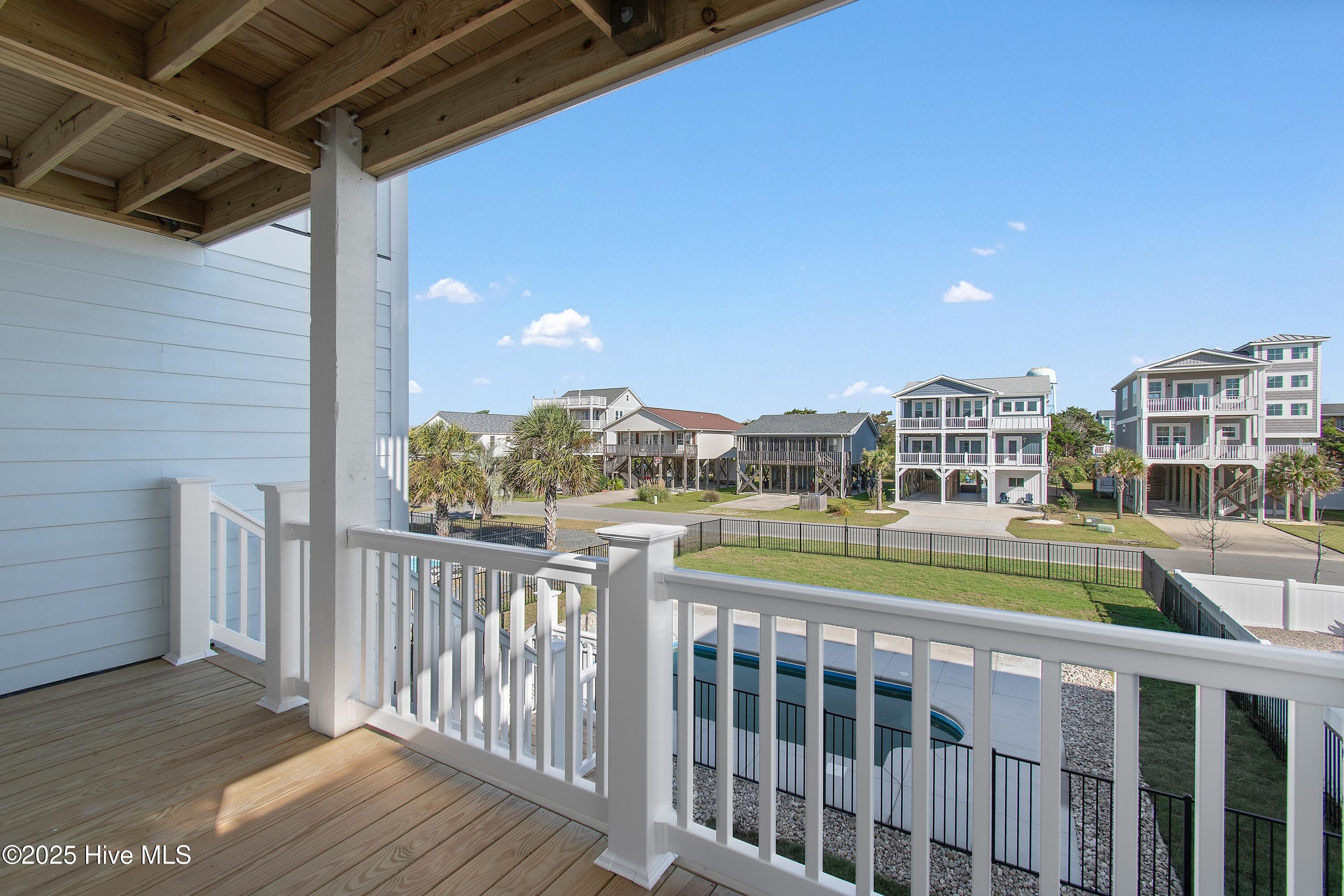 100511699 | Photo 26