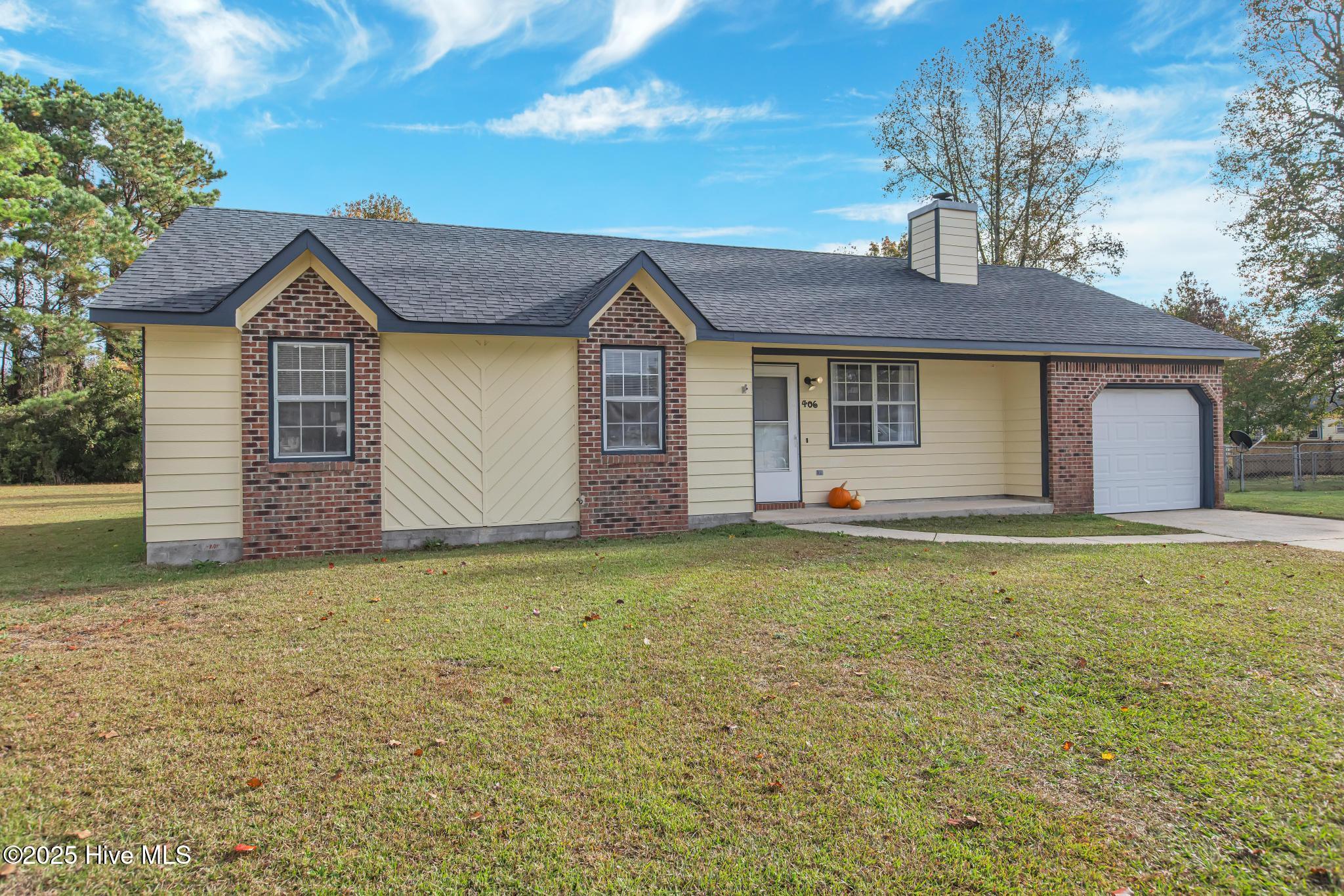 406 Singletree Court, Jacksonville, NC 28540 – photo 3: 425A4195